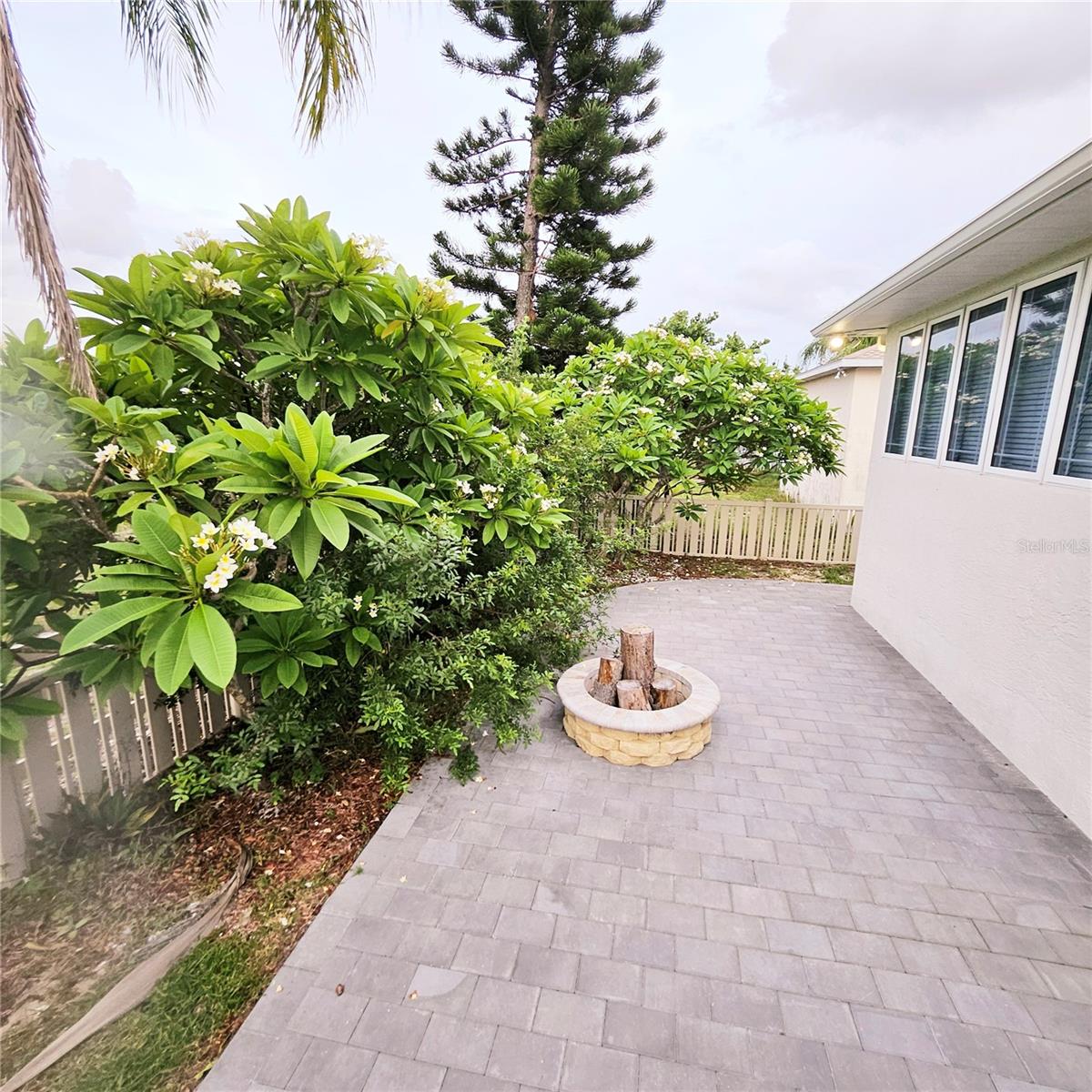 1415 BEACH CLUB LN — photo 17