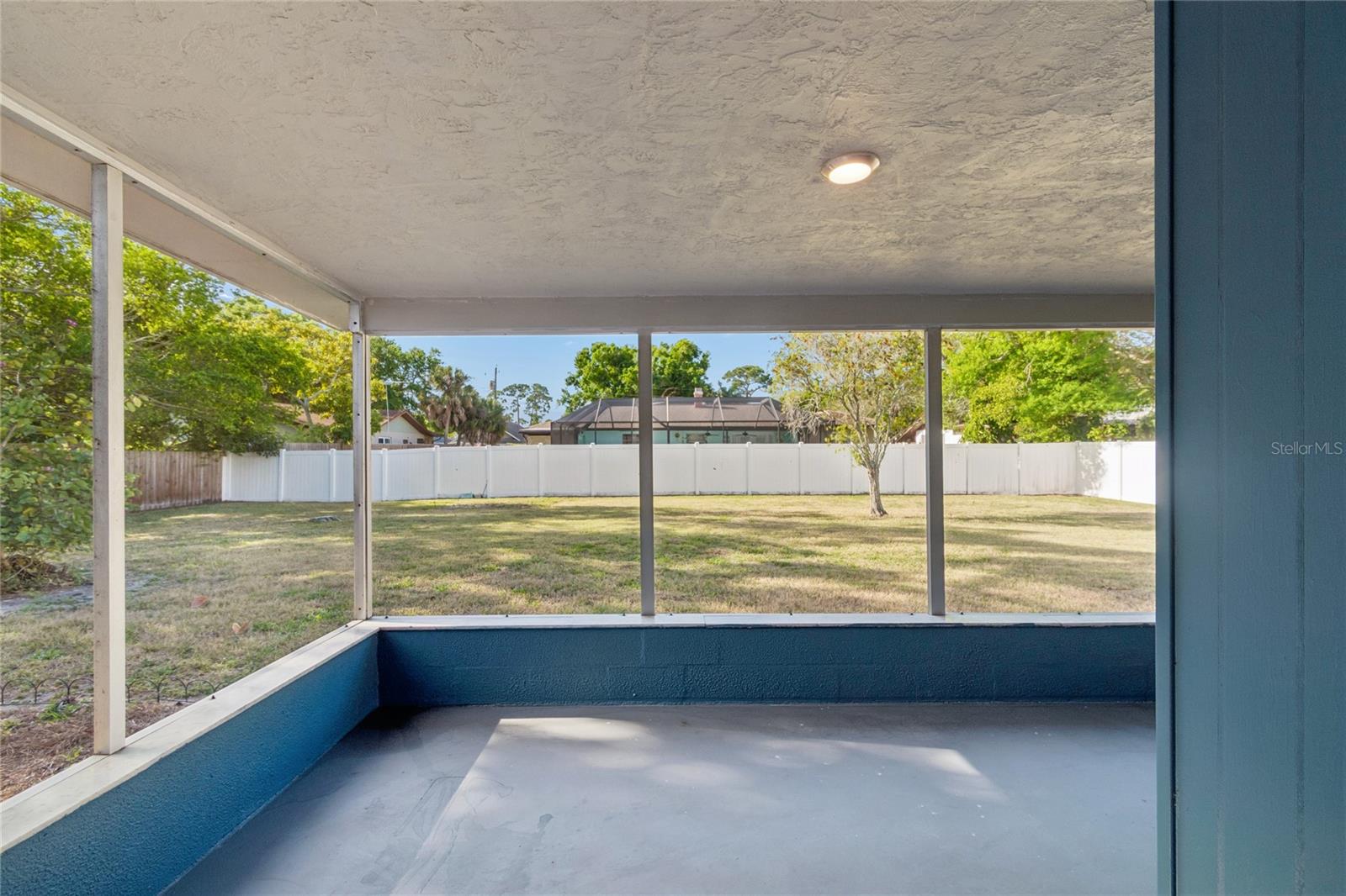 2348 DOUD ST — photo 37