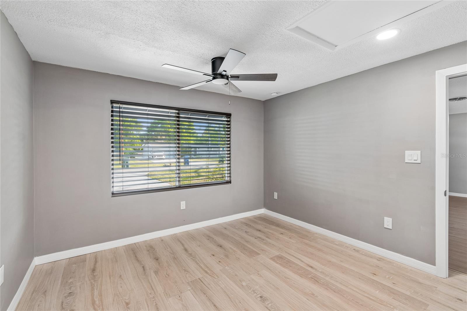 2348 DOUD ST — photo 11