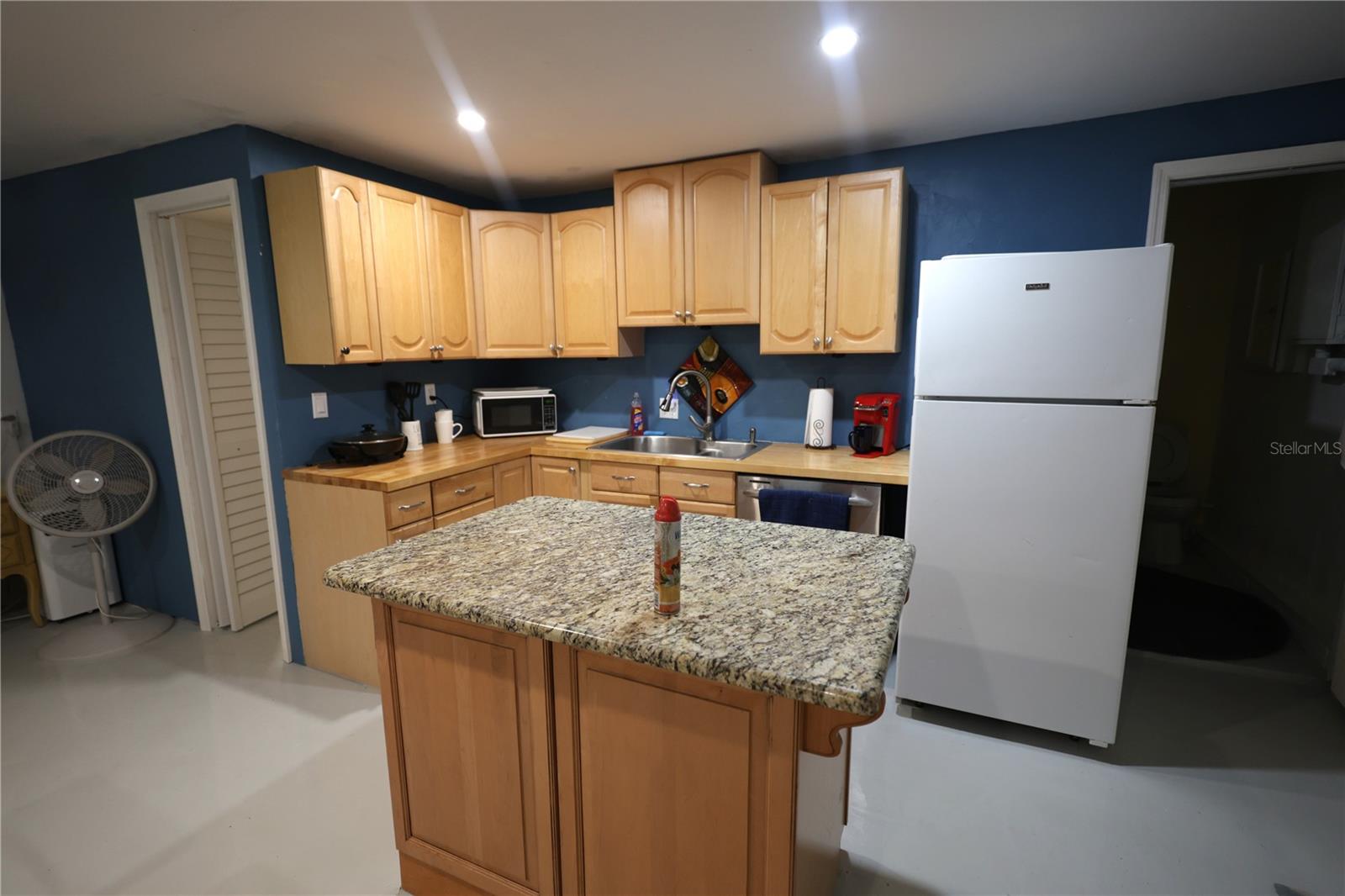 915 DEMPSEY ST — photo 14