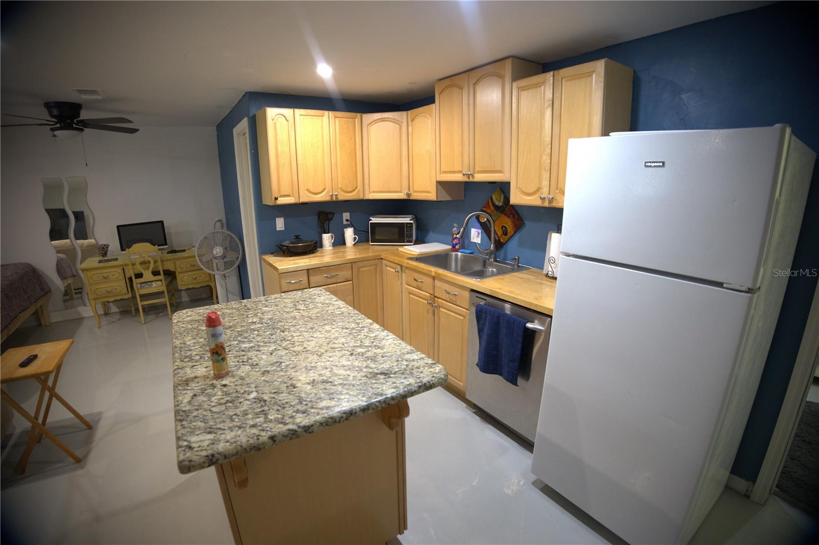 915 DEMPSEY ST — photo 15