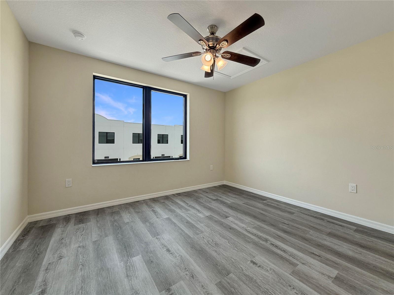 4345 CAMBIO GARDENS CT — photo 23