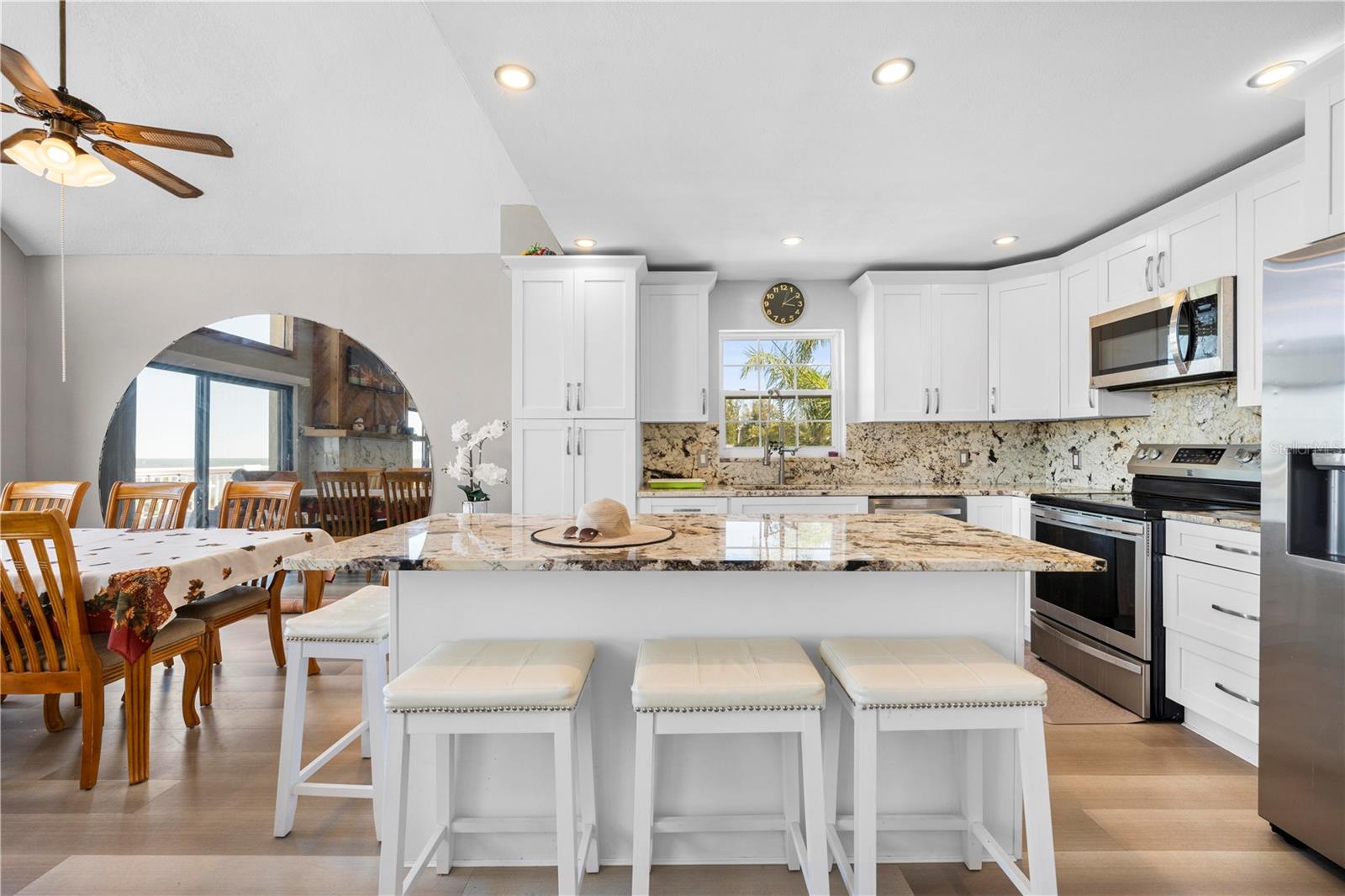 6633 DRIFTWOOD DR — photo 37