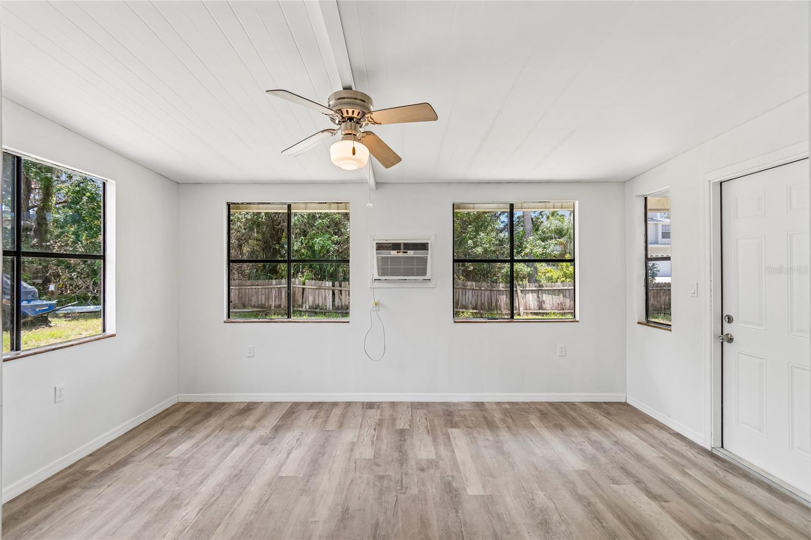 6826 DRIFTWOOD DR — photo 14