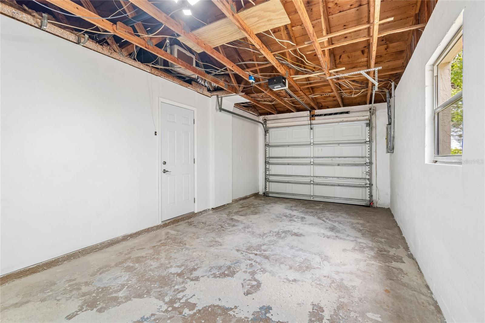 6826 DRIFTWOOD DR — photo 35