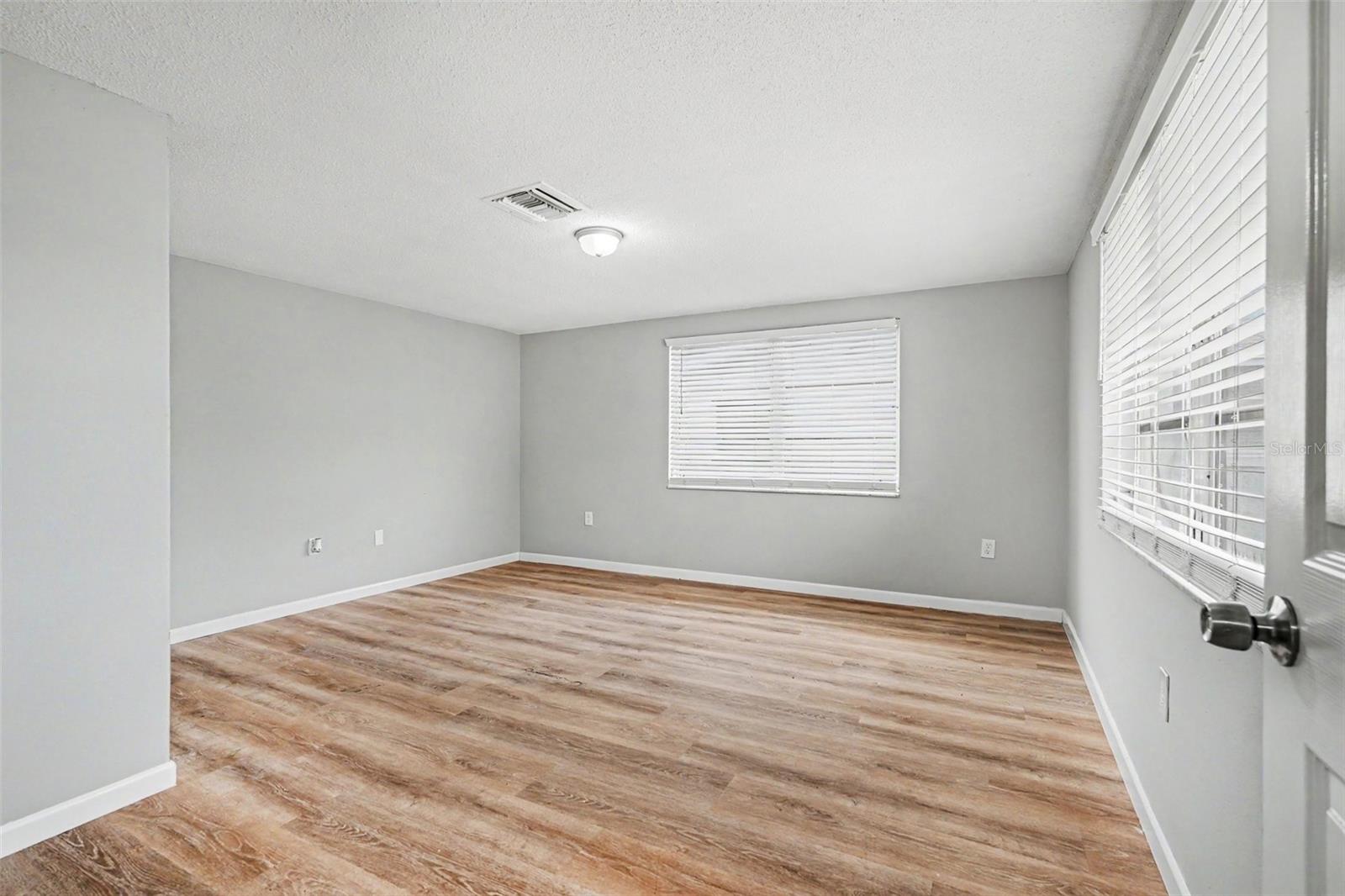 7030 INGLESIDE DR — photo 10