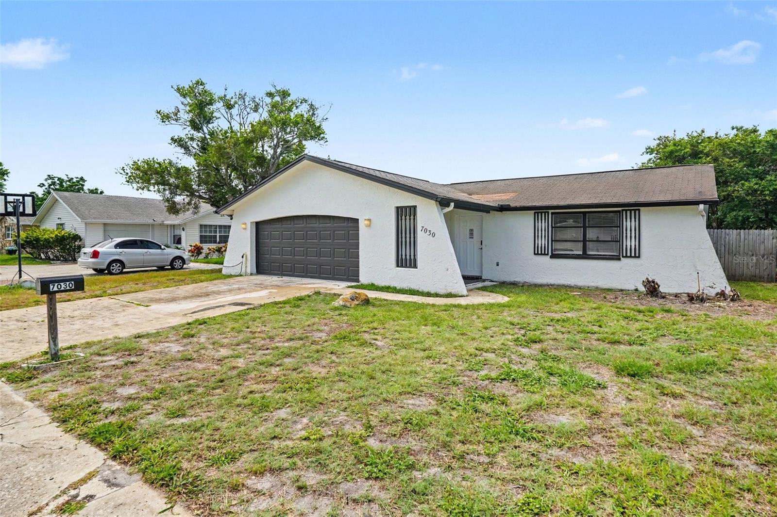 7030 INGLESIDE DR — photo 2