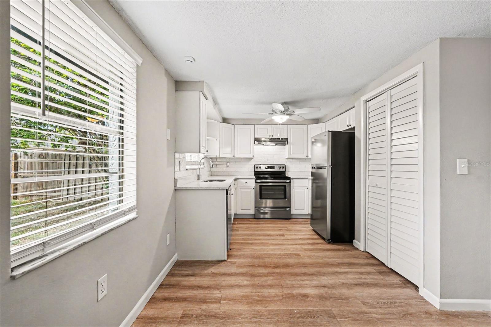 7030 INGLESIDE DR — photo 8