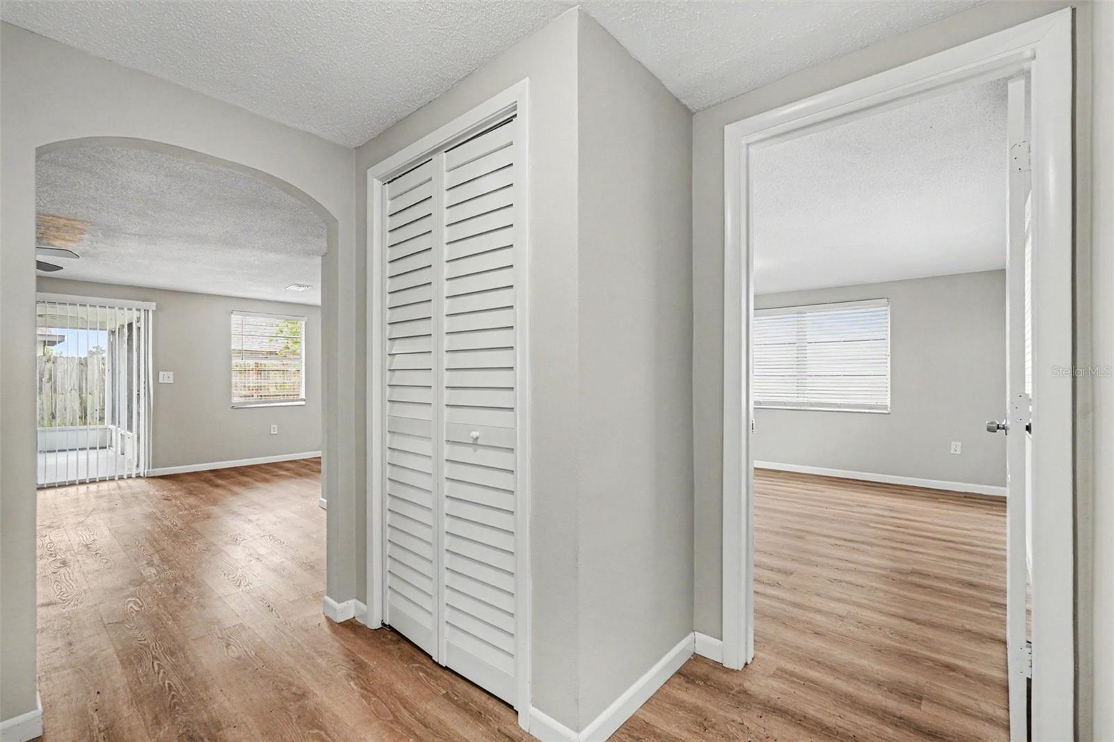 7030 INGLESIDE DR — photo 9