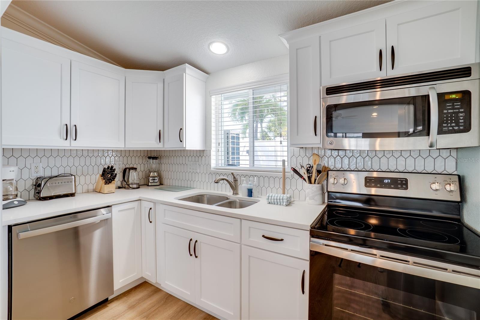 3009 AVENUE E #A — photo 9