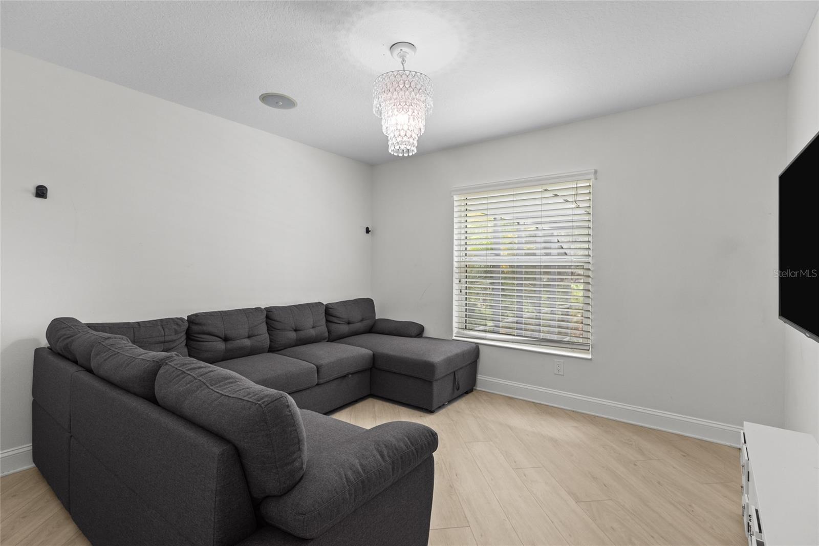 7627 DESERT INN WAY — photo 37