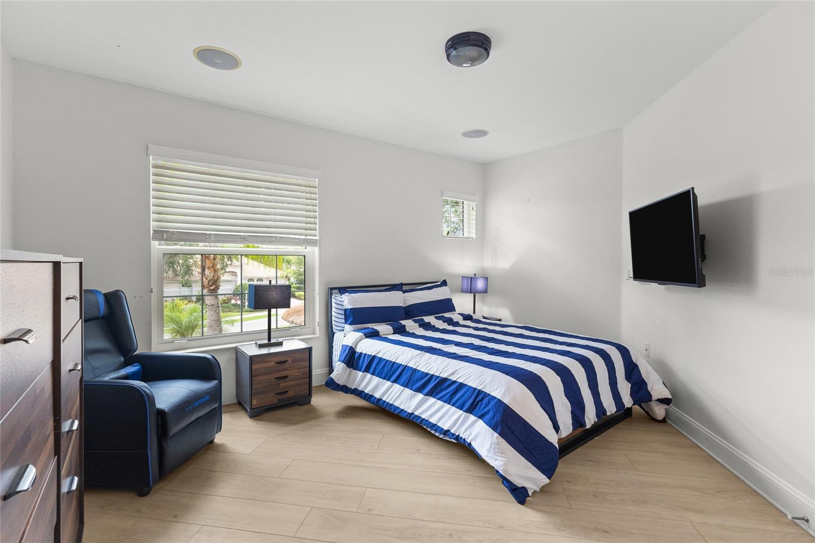 7627 DESERT INN WAY — photo 35