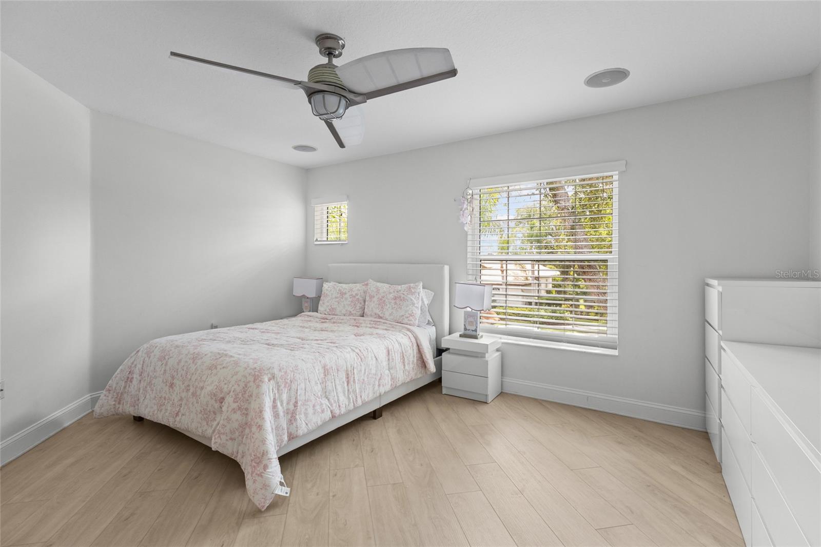 7627 DESERT INN WAY — photo 33