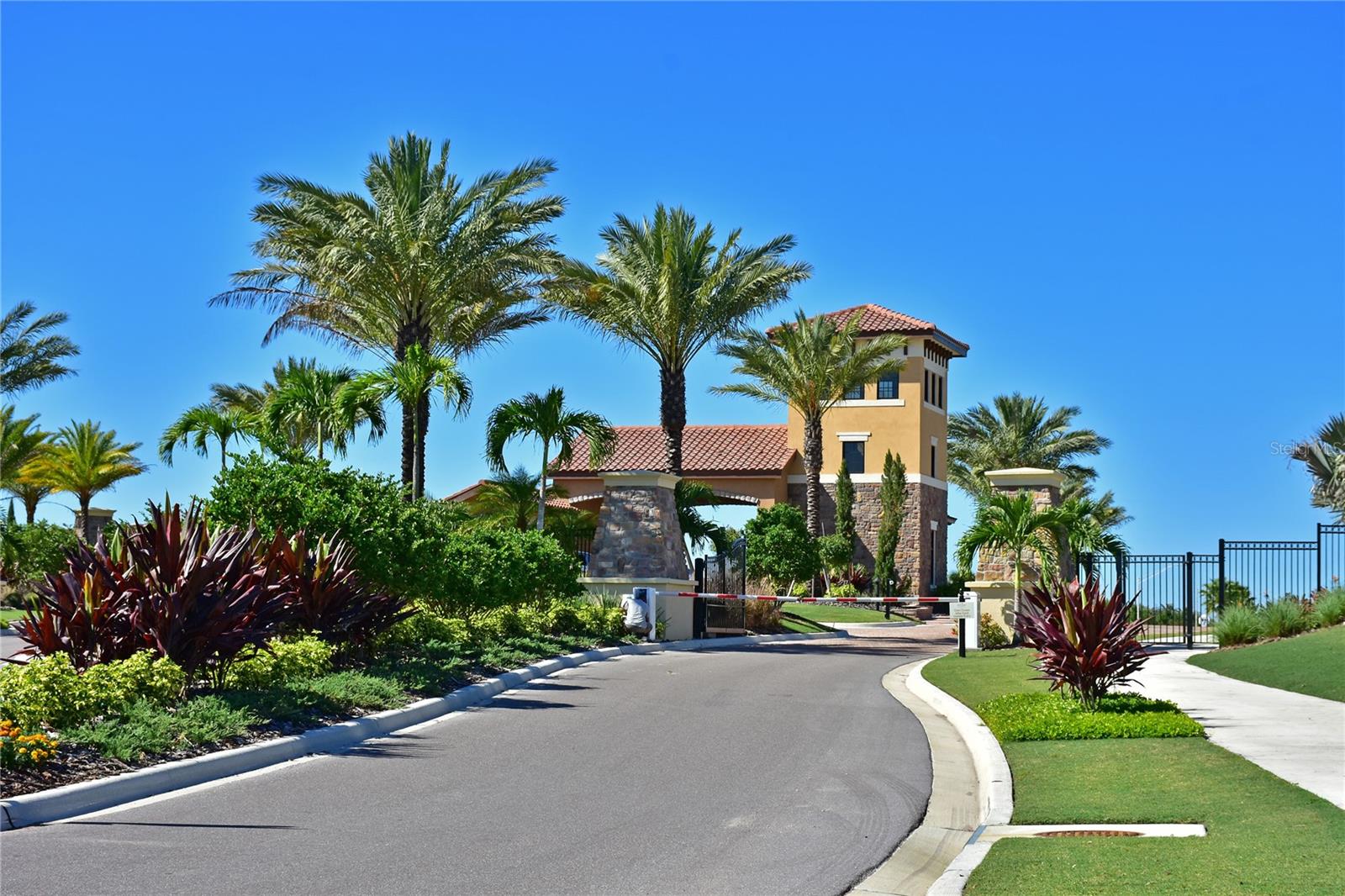 5007 SERATA DR — photo 26