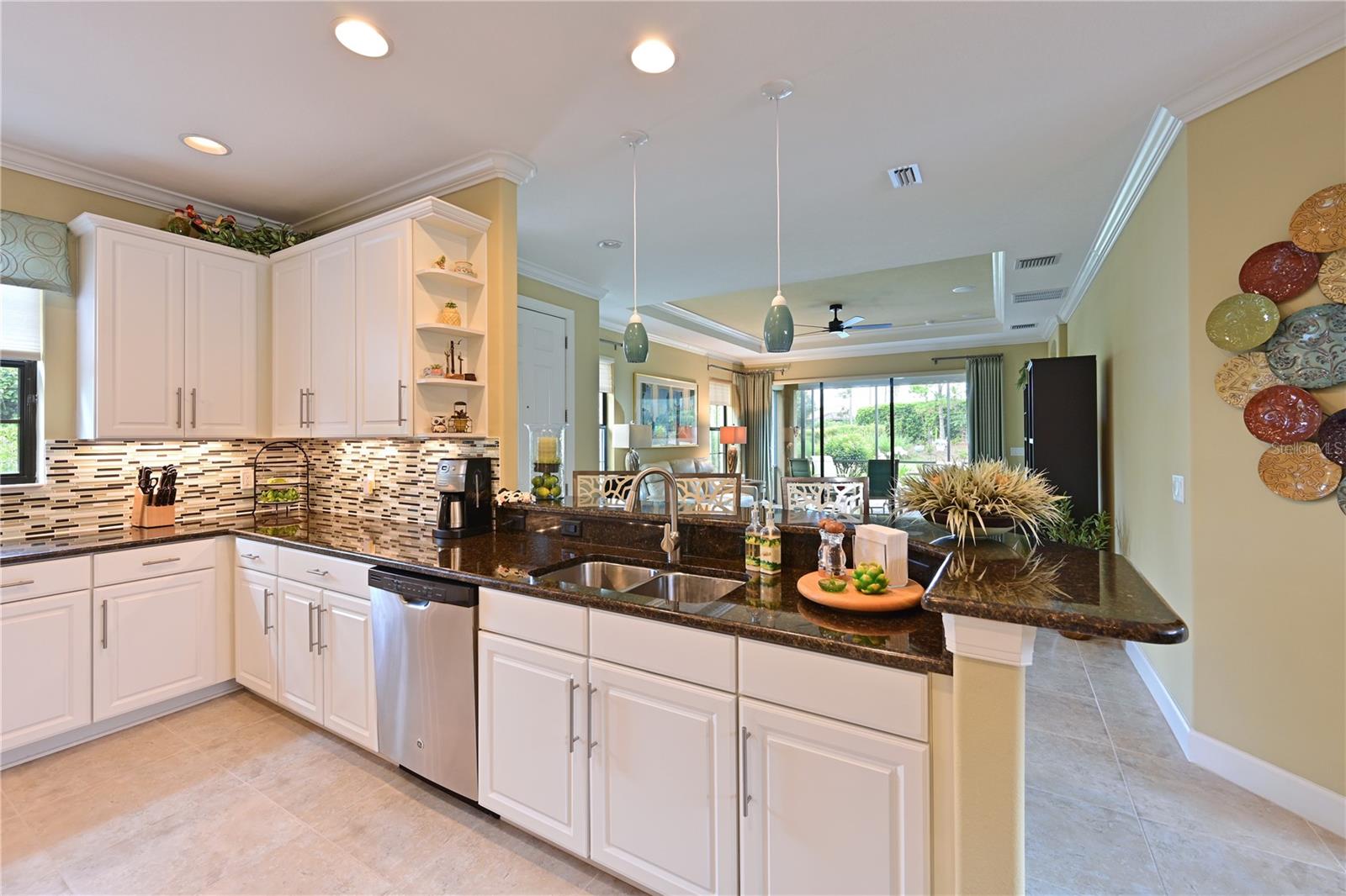 5007 SERATA DR — photo 9
