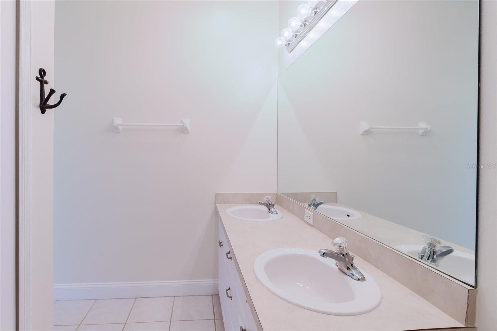 6825 S KISSIMMEE ST — photo 24