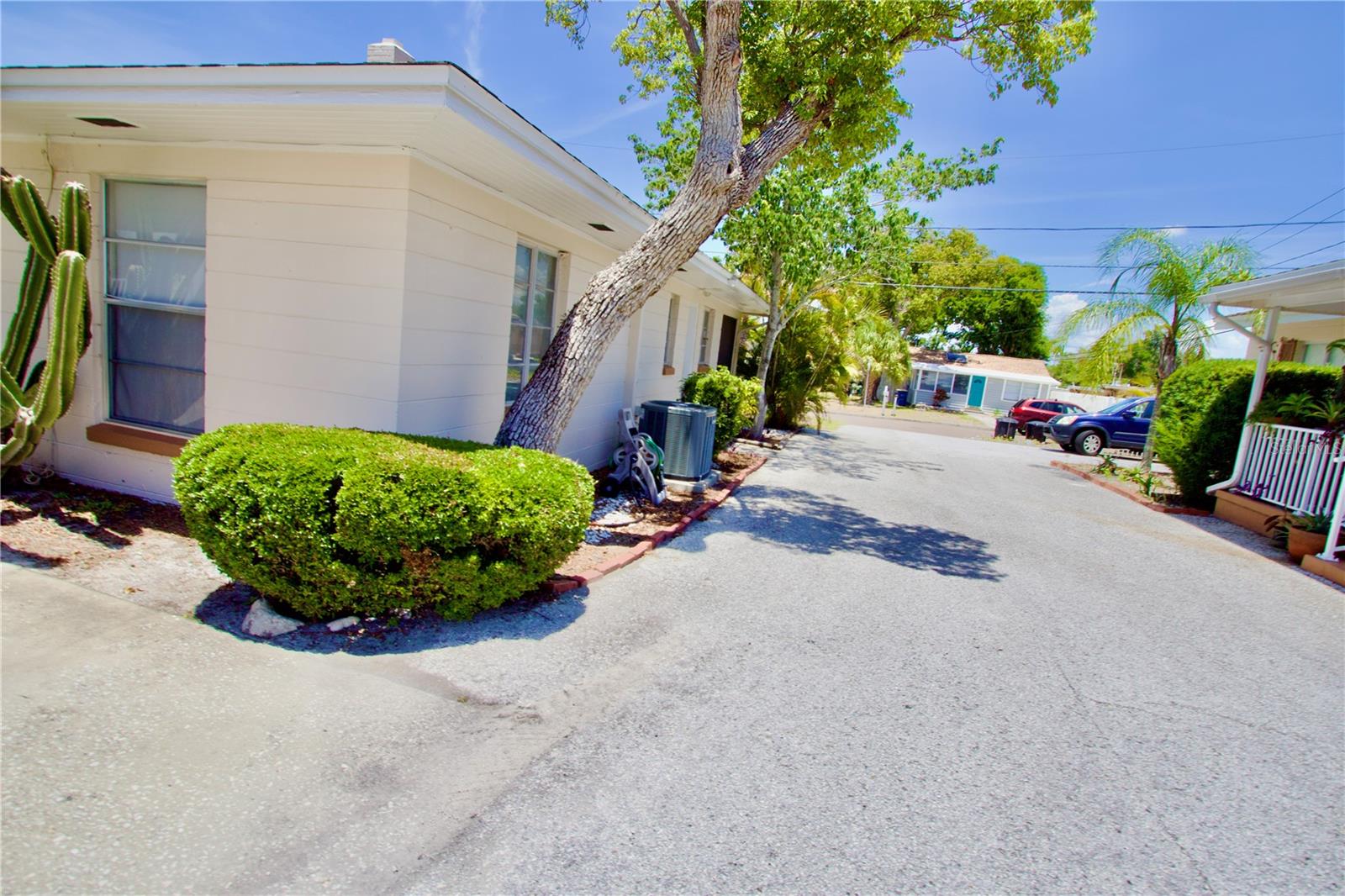 411 PLEASANT ST — photo 12