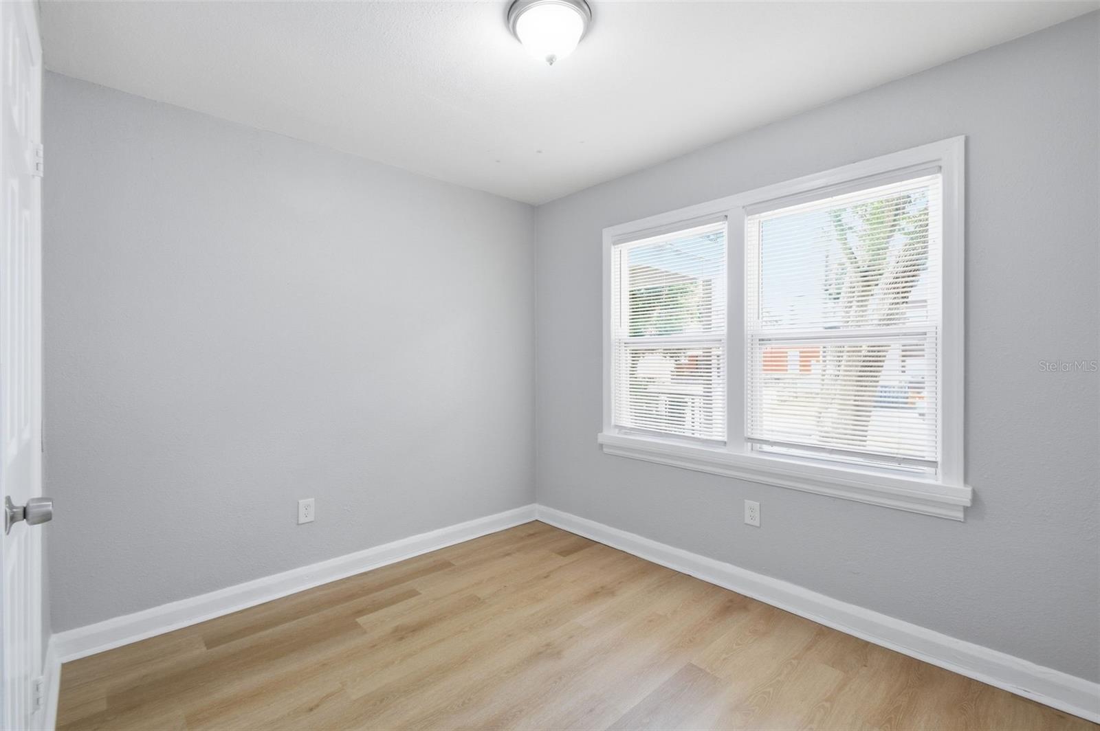 1416 E MOHAWK AVE — photo 29