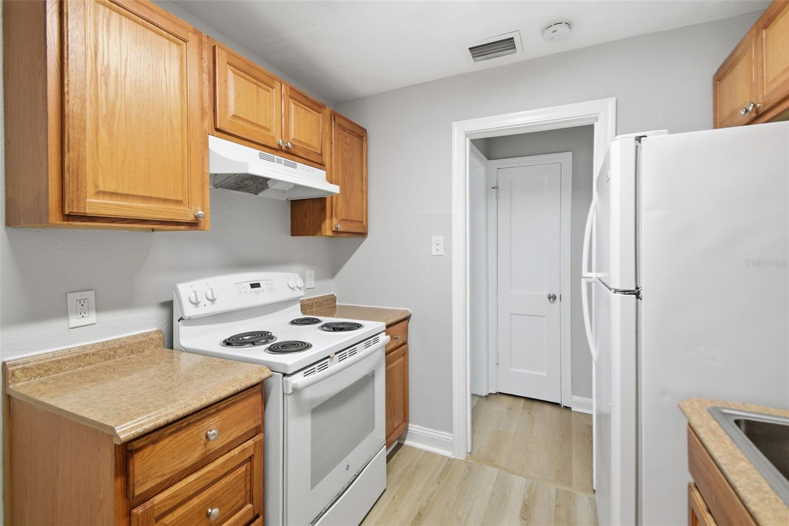 1416 E MOHAWK AVE — photo 15