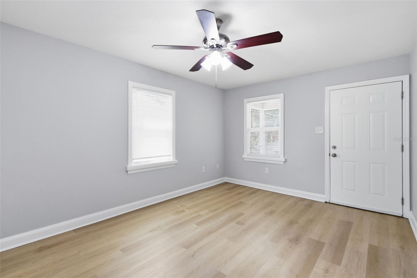1416 E MOHAWK AVE — photo 18