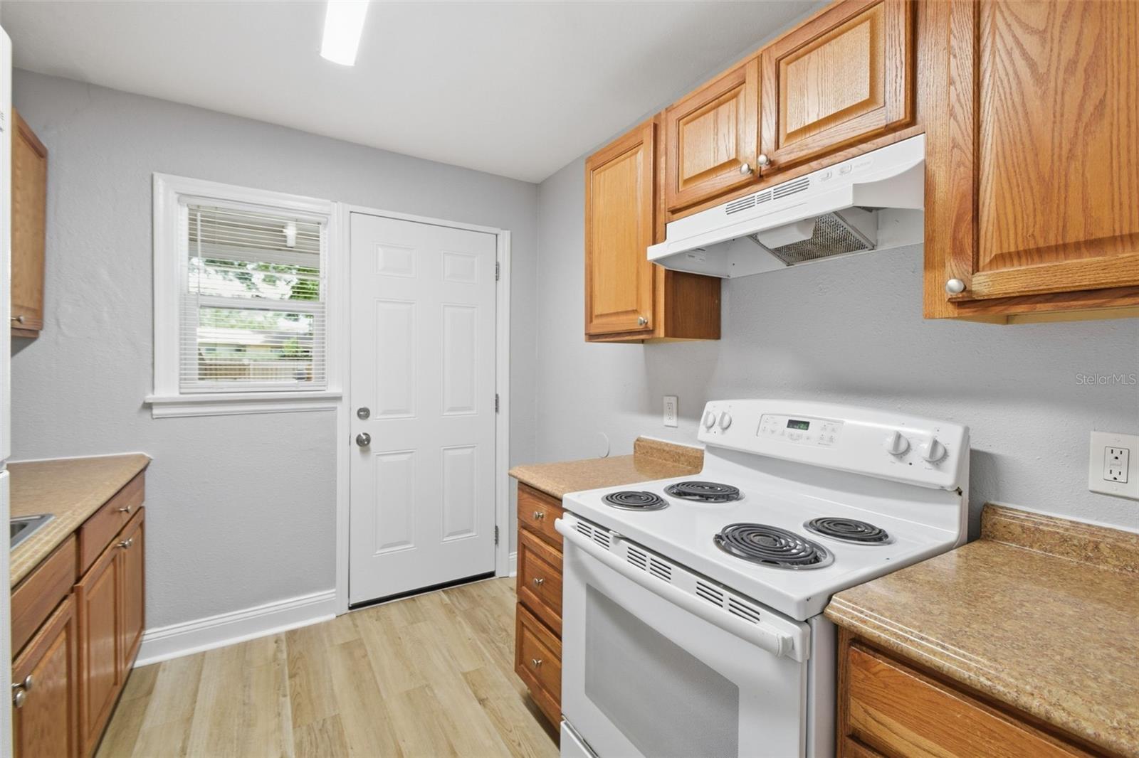 1416 E MOHAWK AVE — photo 14