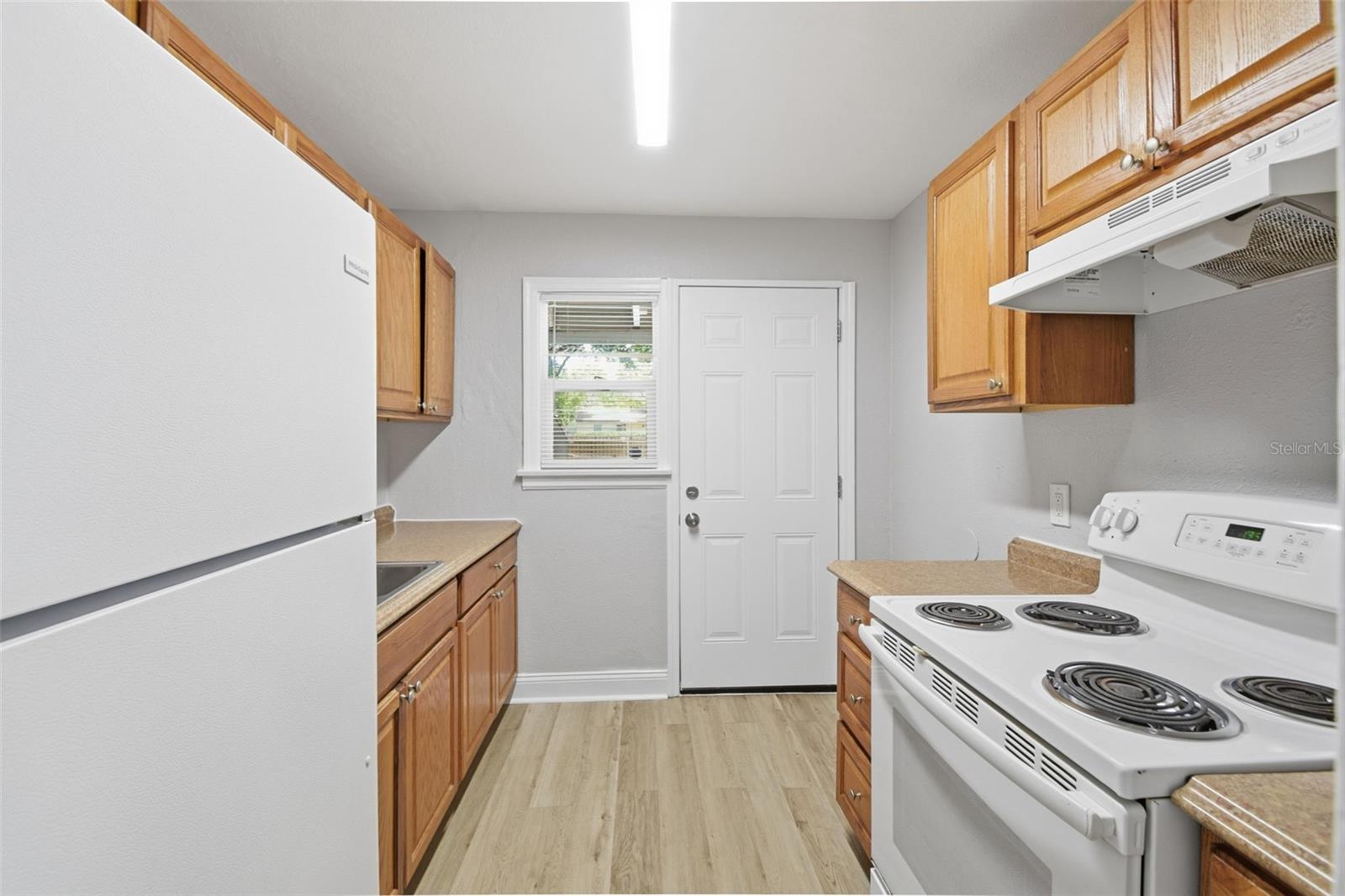 1416 E MOHAWK AVE — photo 13