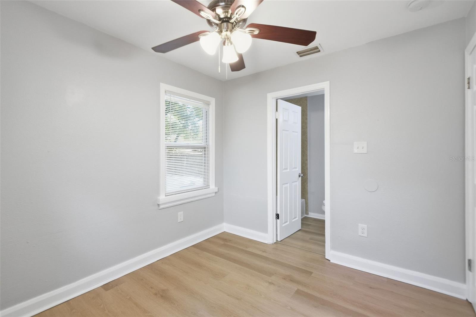 1416 E MOHAWK AVE — photo 23