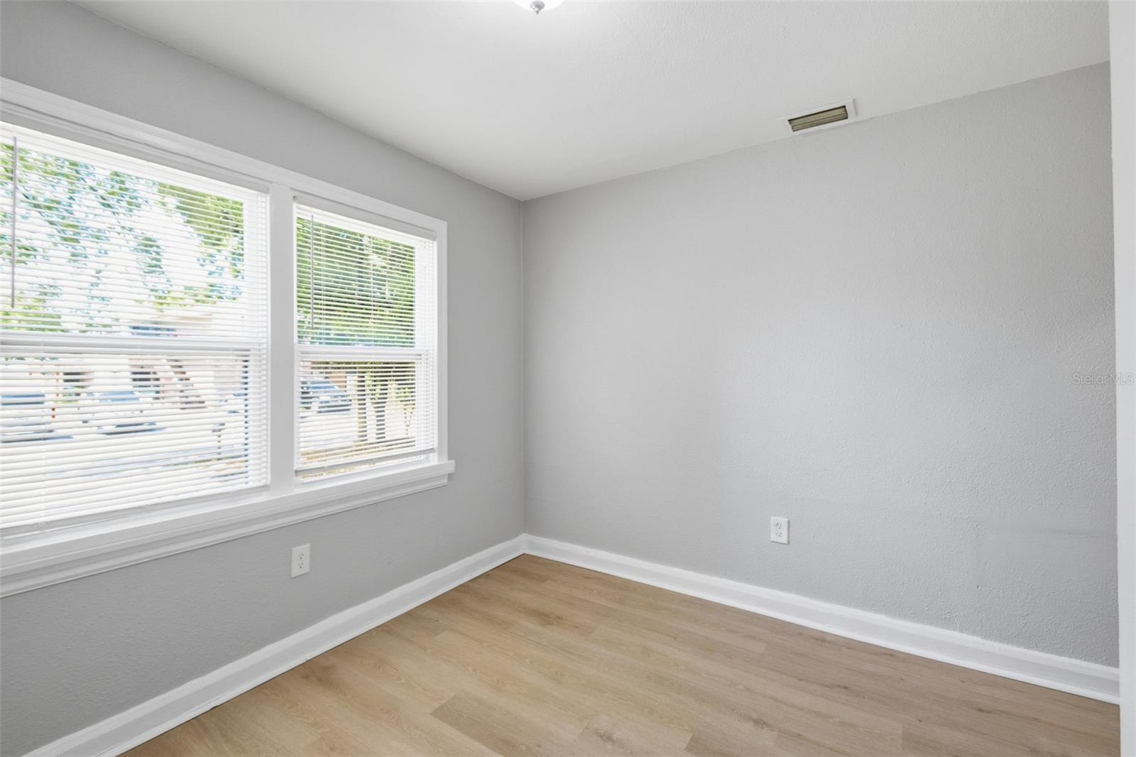 1416 E MOHAWK AVE — photo 30