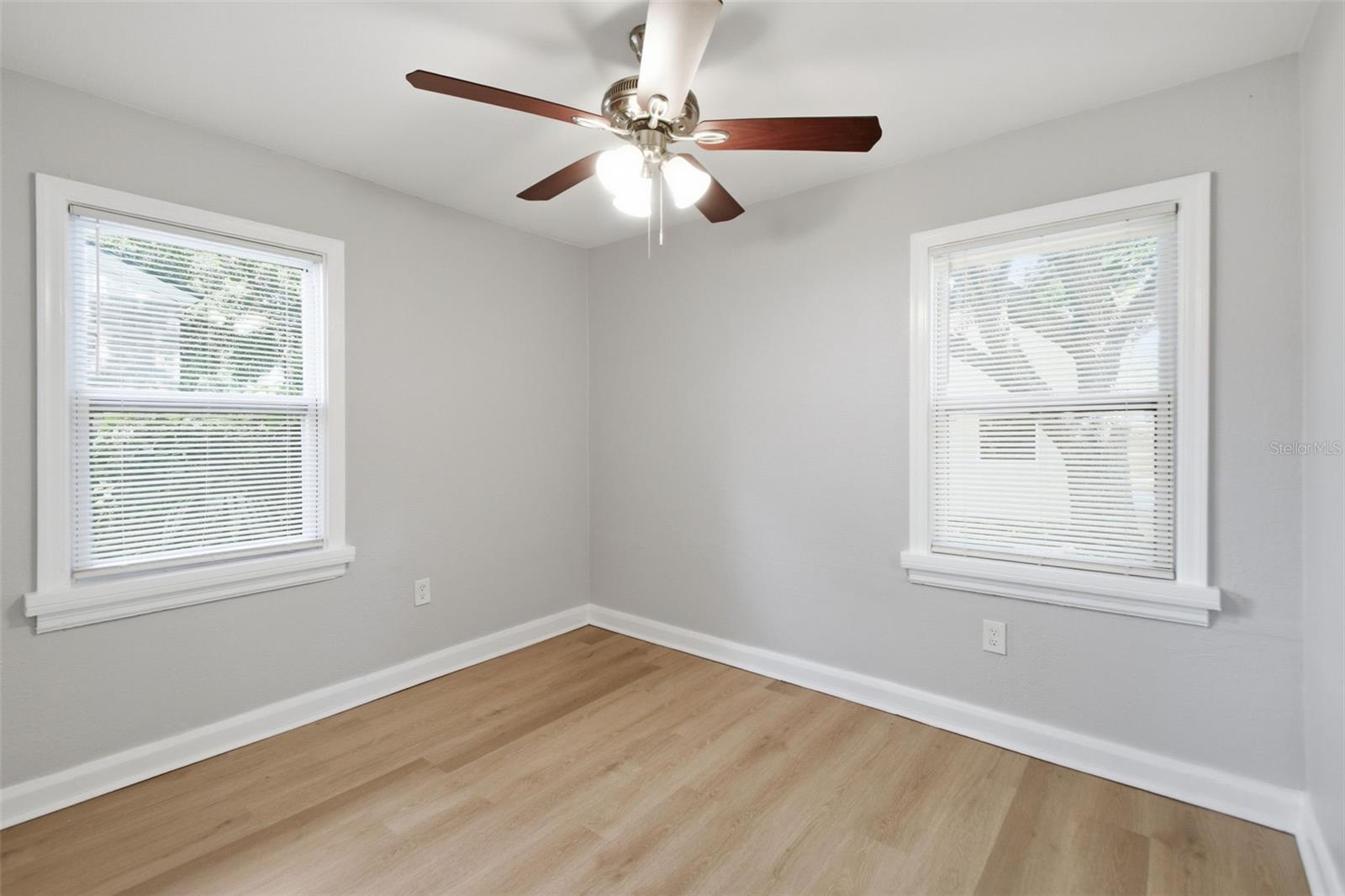 1416 E MOHAWK AVE — photo 22