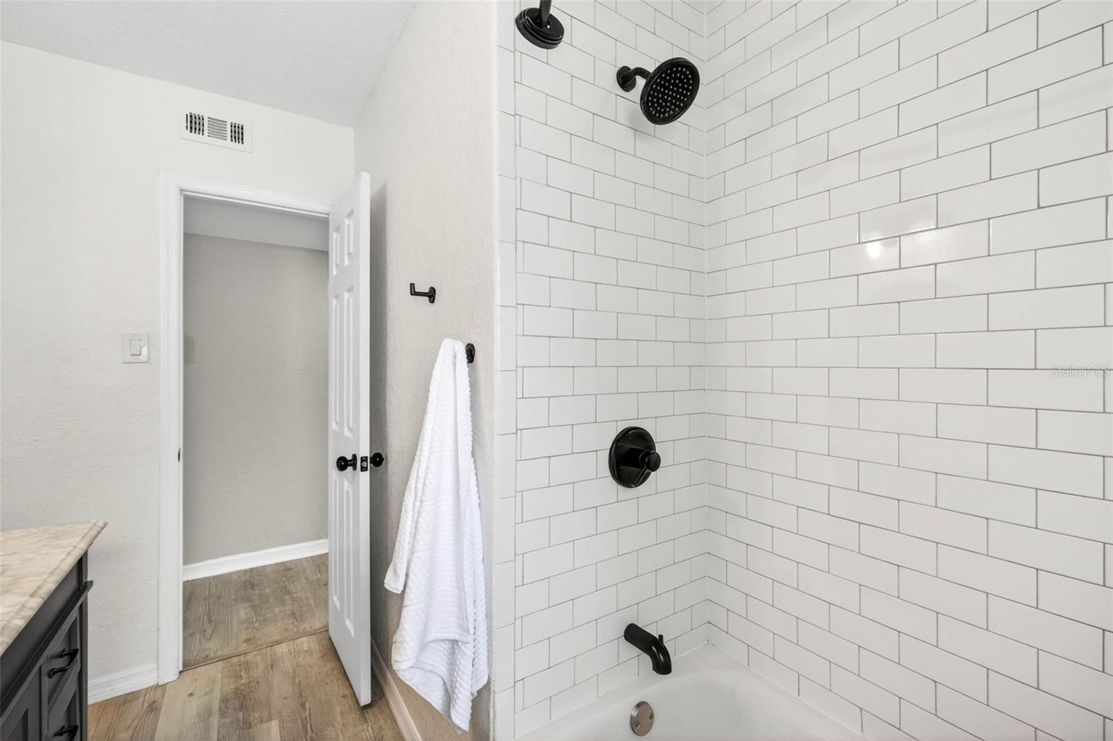 1601 E PARIS ST — photo 36