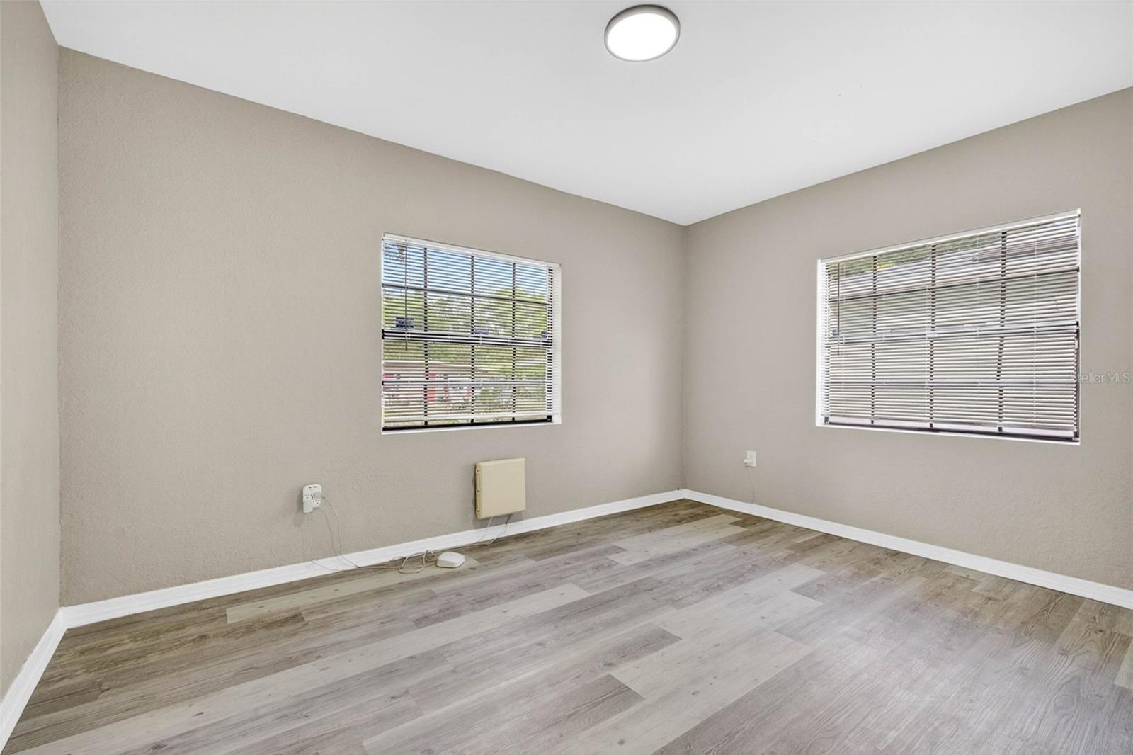 1601 E PARIS ST — photo 33
