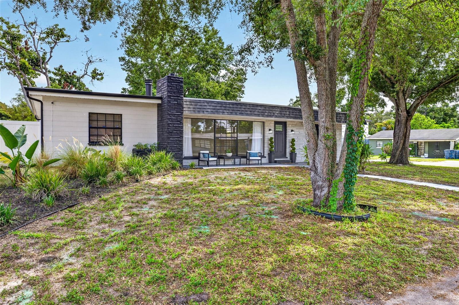 1601 E PARIS ST — photo 3