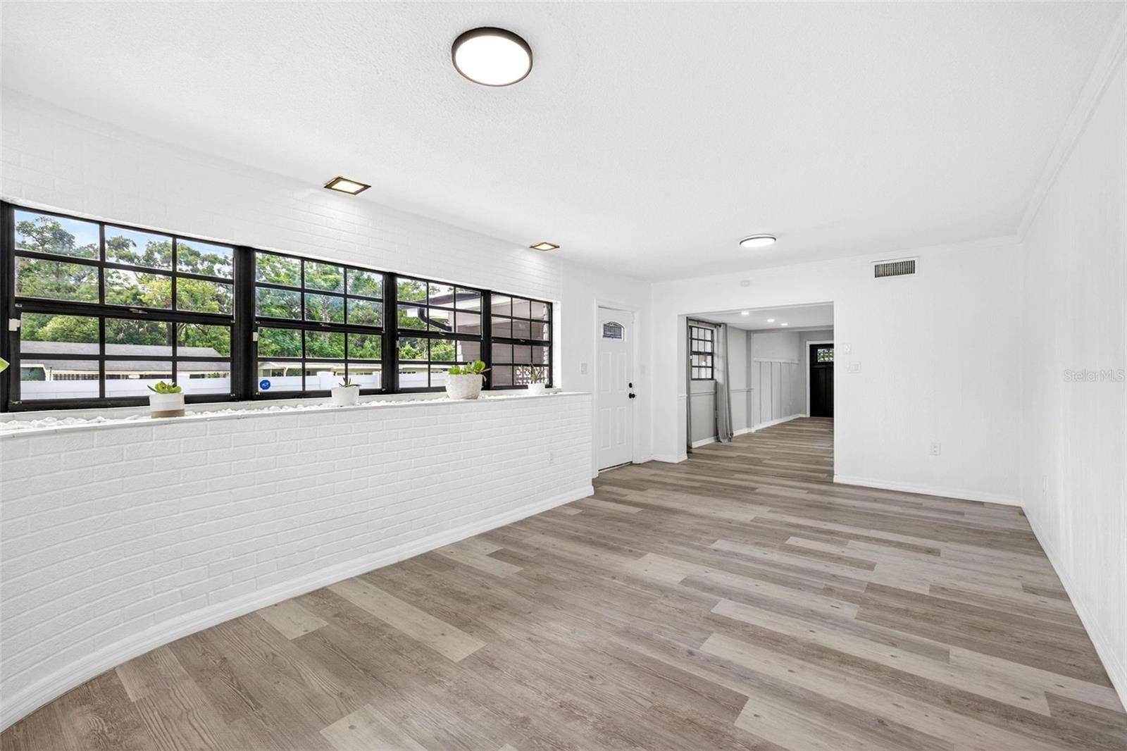 1601 E PARIS ST — photo 24