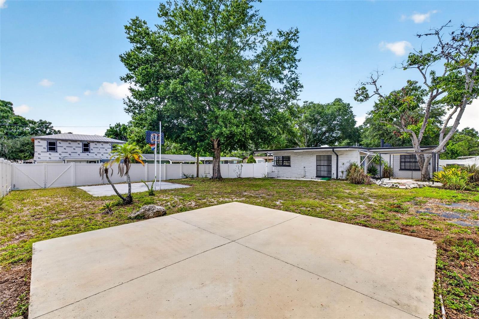 1601 E PARIS ST — photo 48