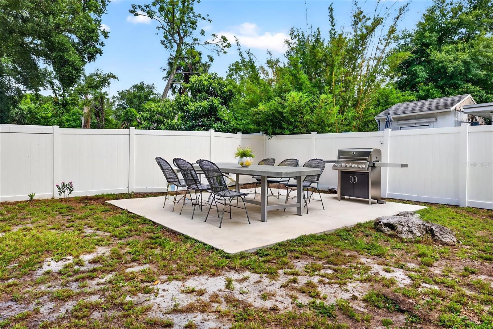 1601 E PARIS ST — photo 47