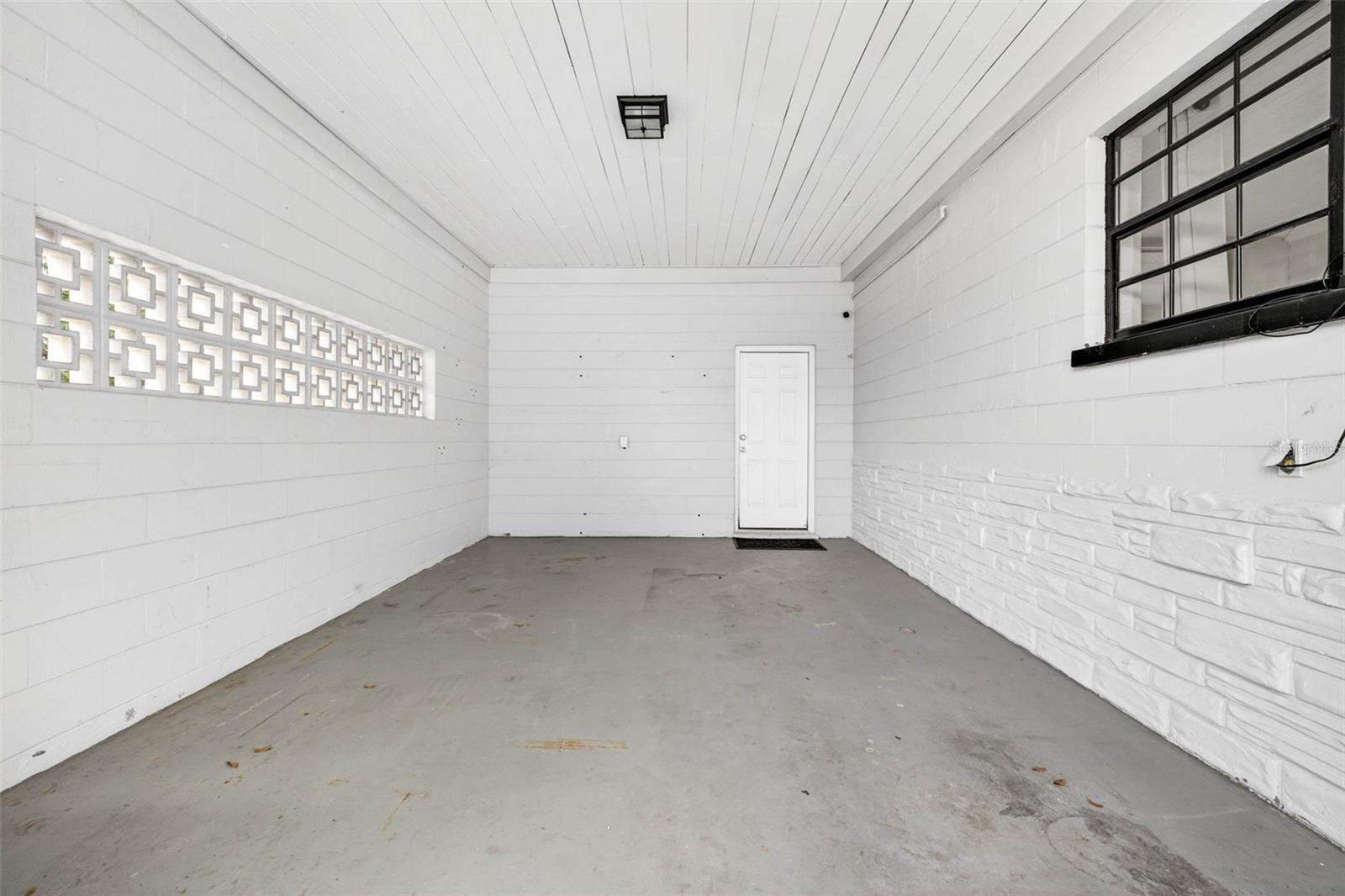 1601 E PARIS ST — photo 41