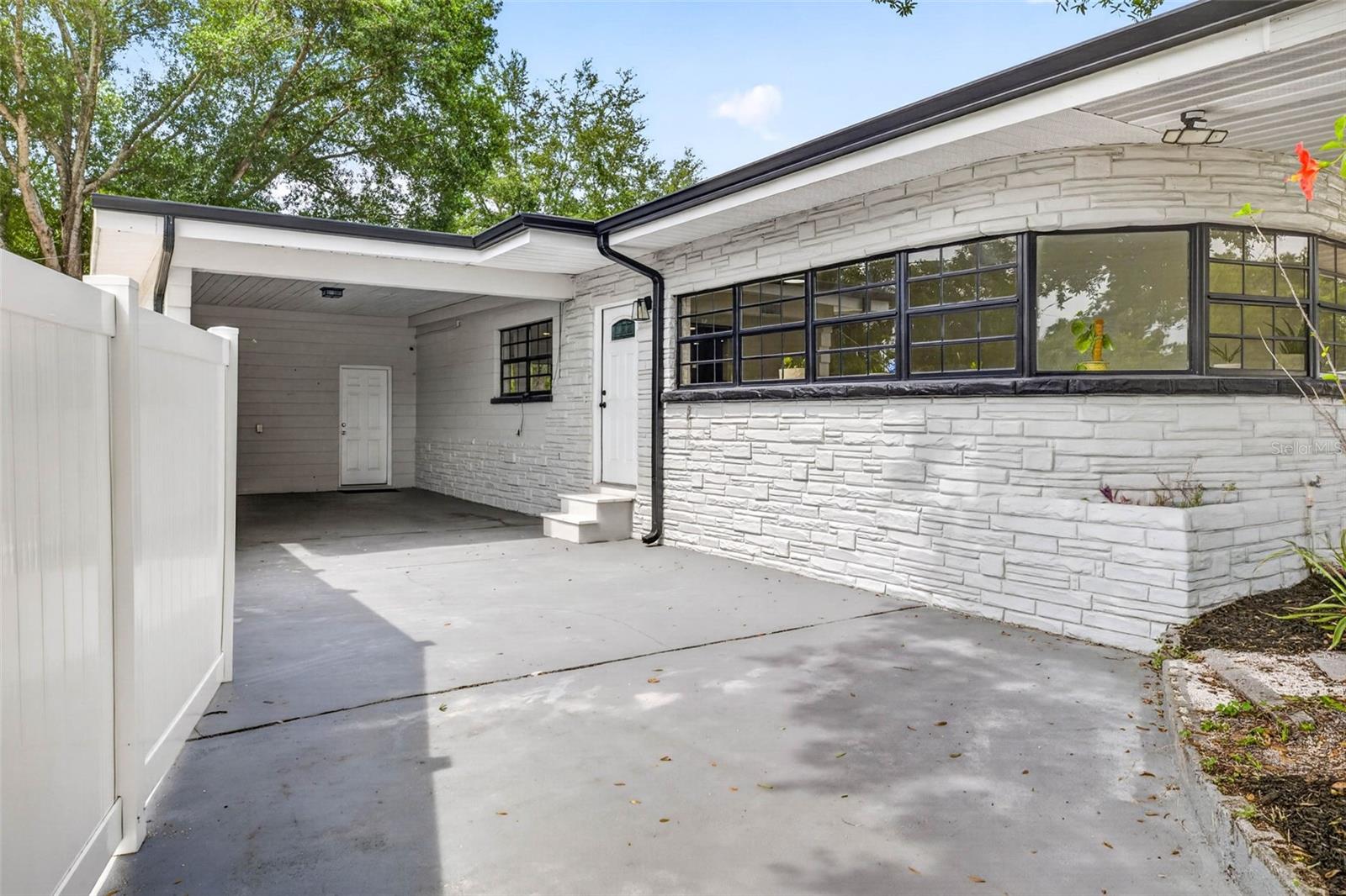 1601 E PARIS ST — photo 40