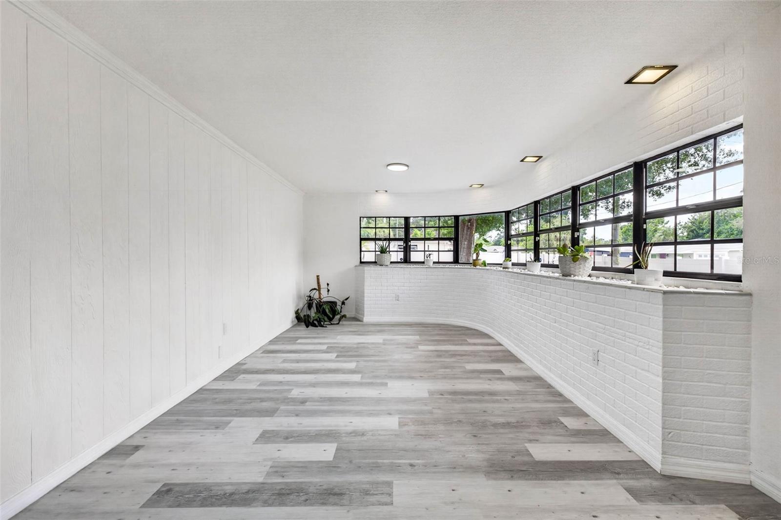 1601 E PARIS ST — photo 22