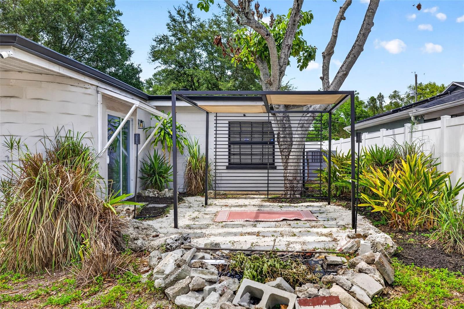 1601 E PARIS ST — photo 50
