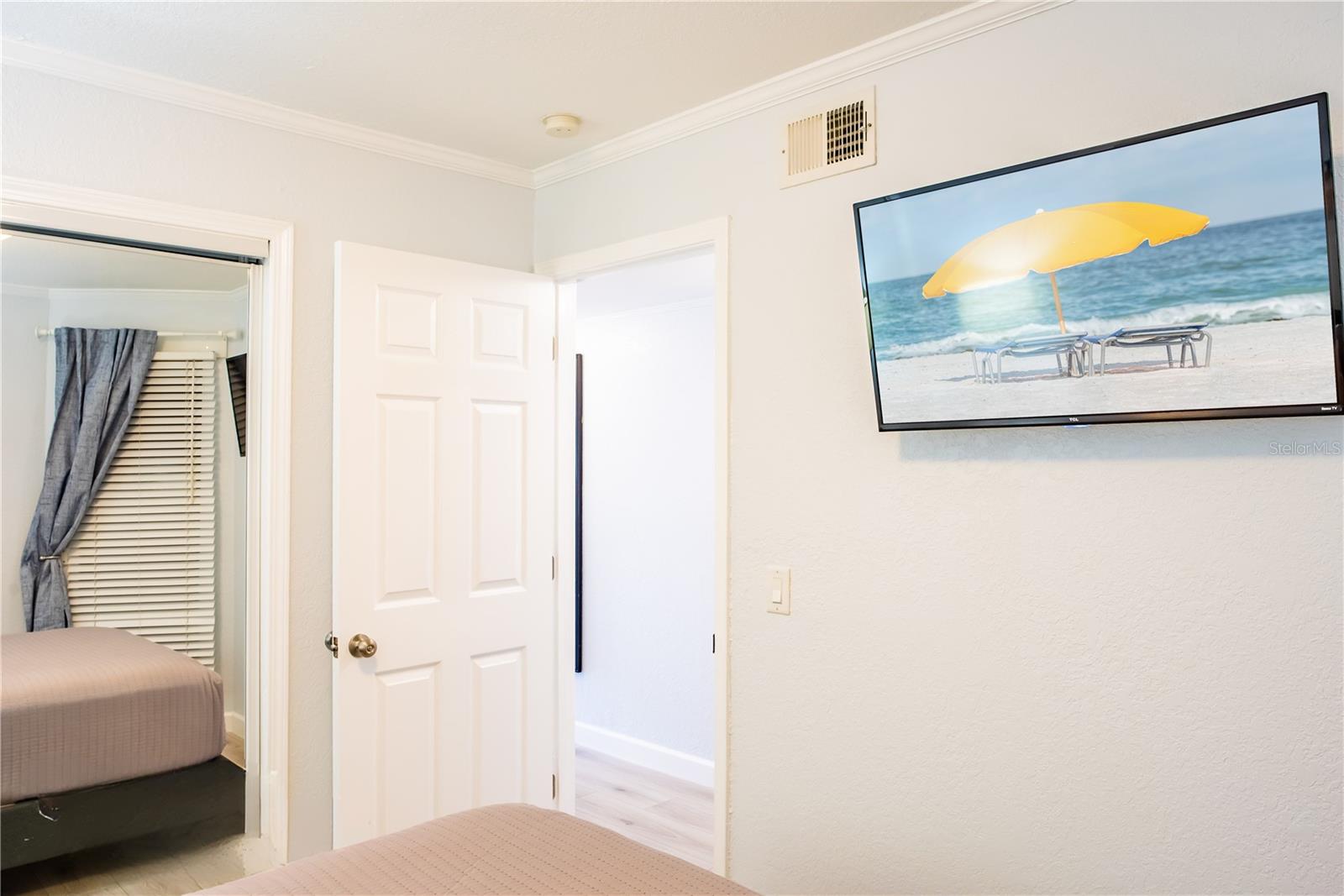2506 N ROCKY POINT DR #301 — photo 13