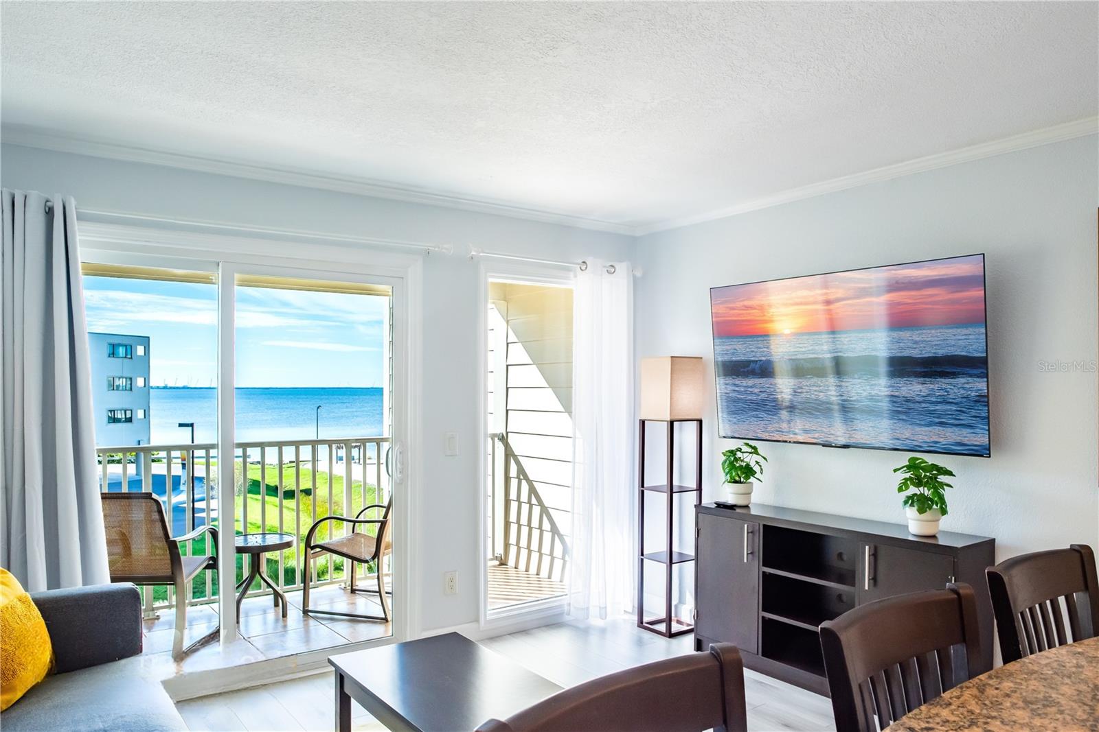 2506 N ROCKY POINT DR #301 — photo 2