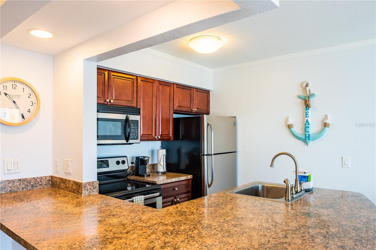 2506 N ROCKY POINT DR #301 — photo 8
