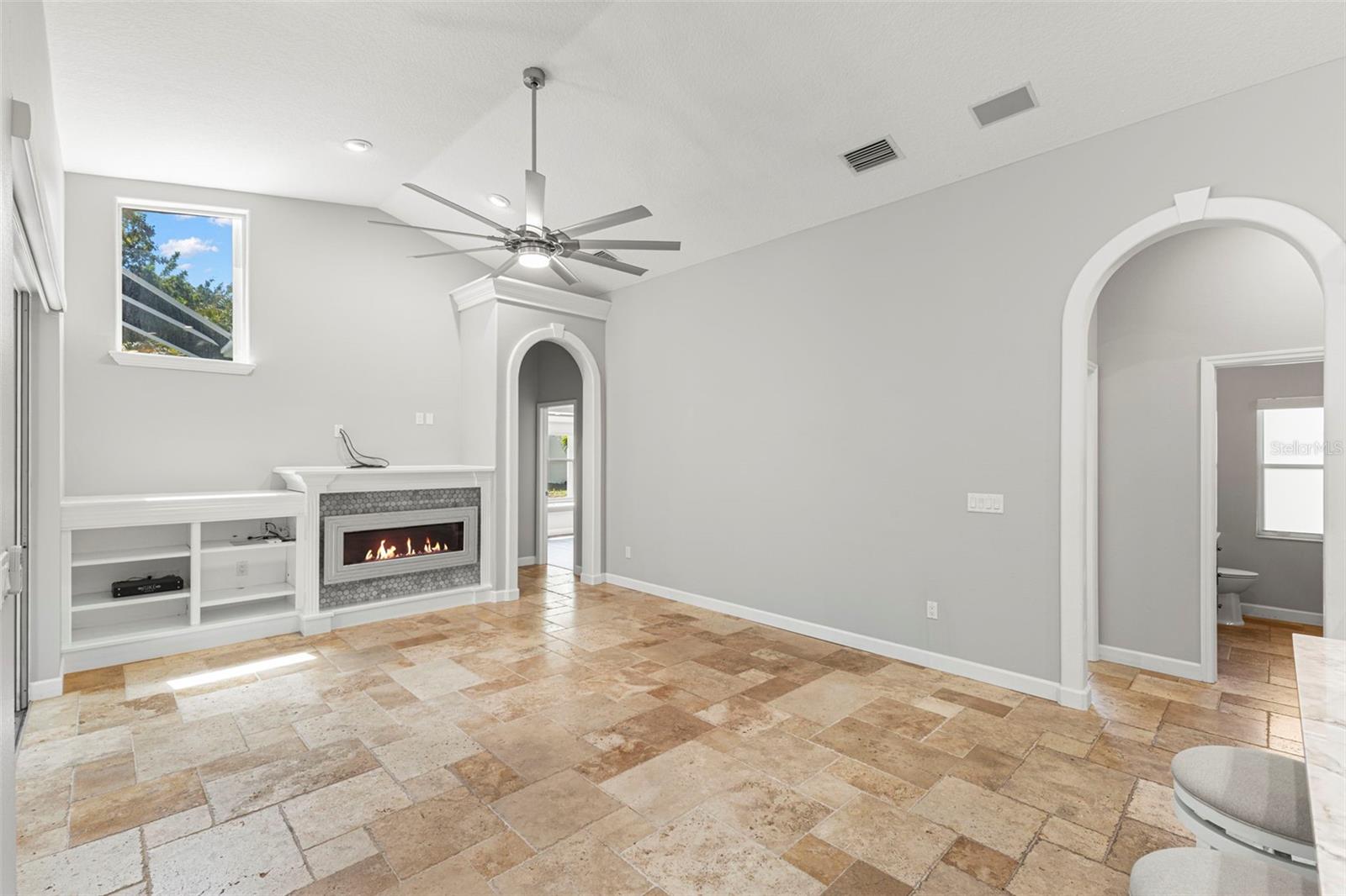 695 SALT LAKE DR — photo 23