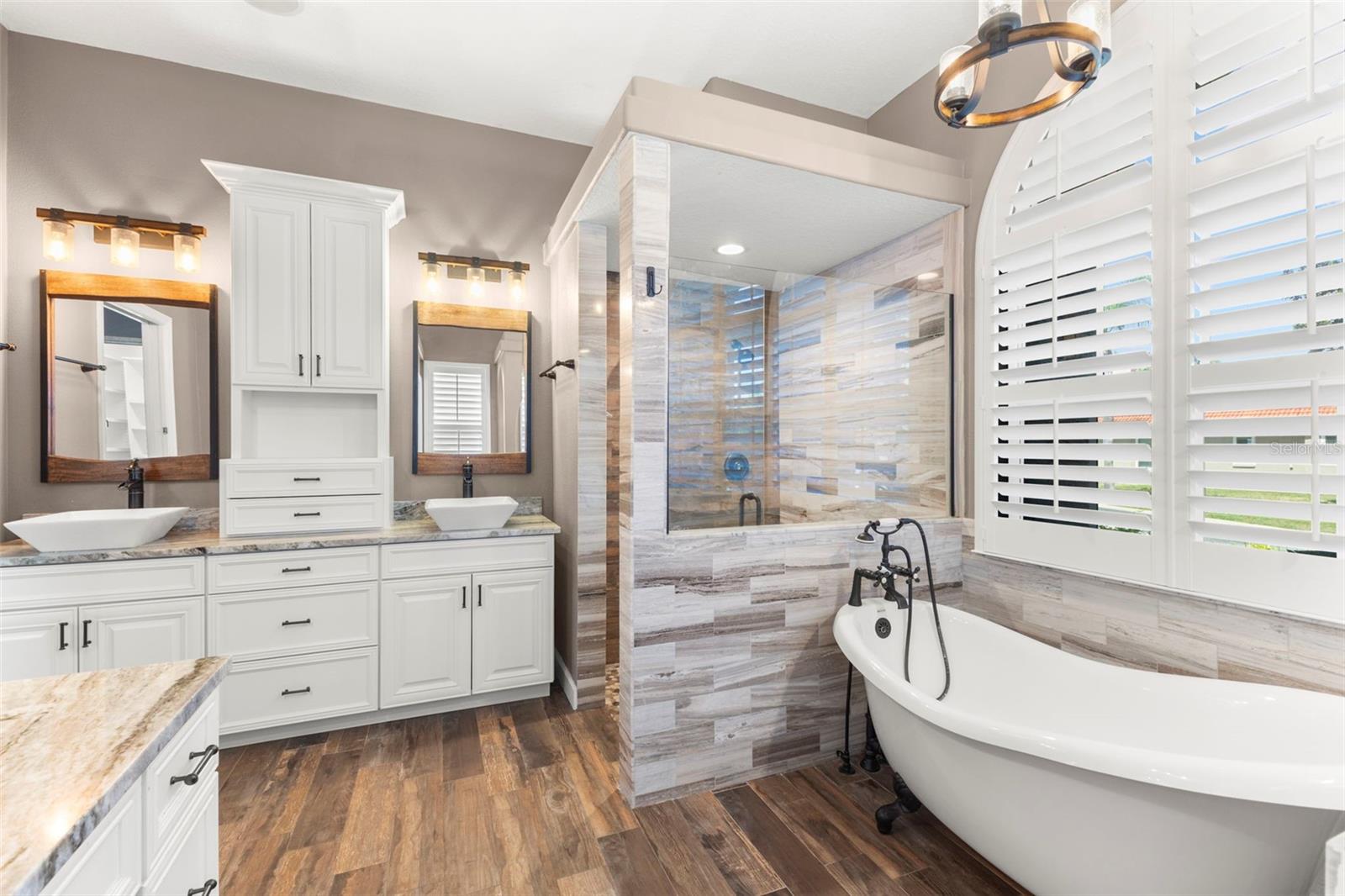 695 SALT LAKE DR — photo 39