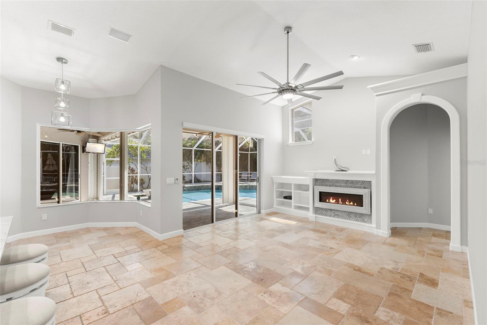 695 SALT LAKE DR — photo 27