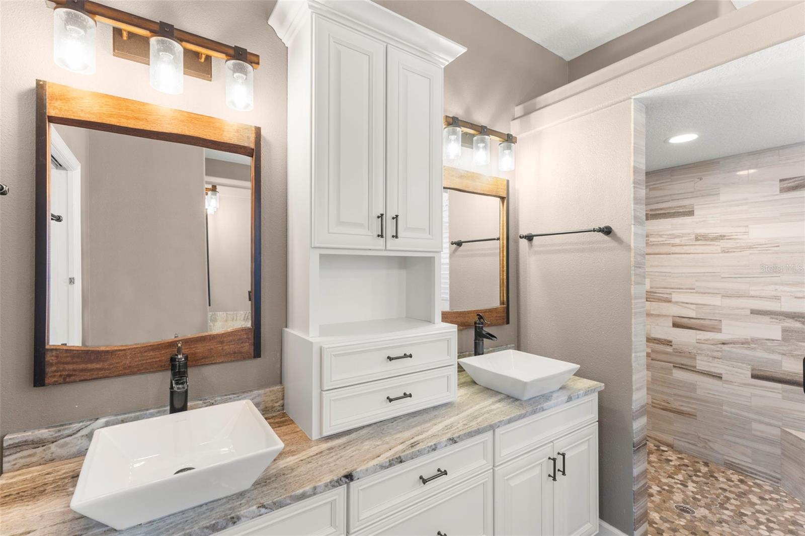 695 SALT LAKE DR — photo 37