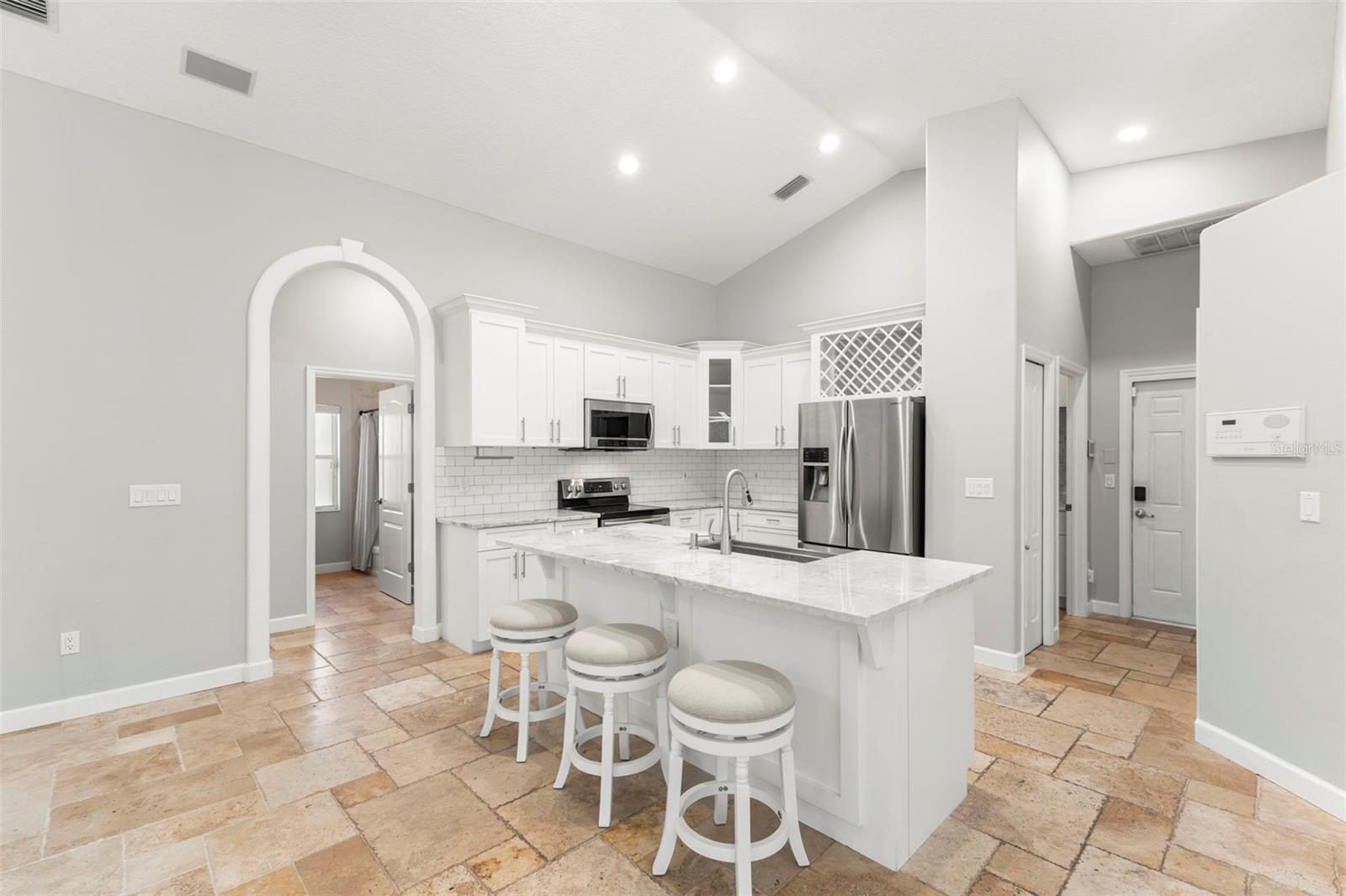 695 SALT LAKE DR — photo 17