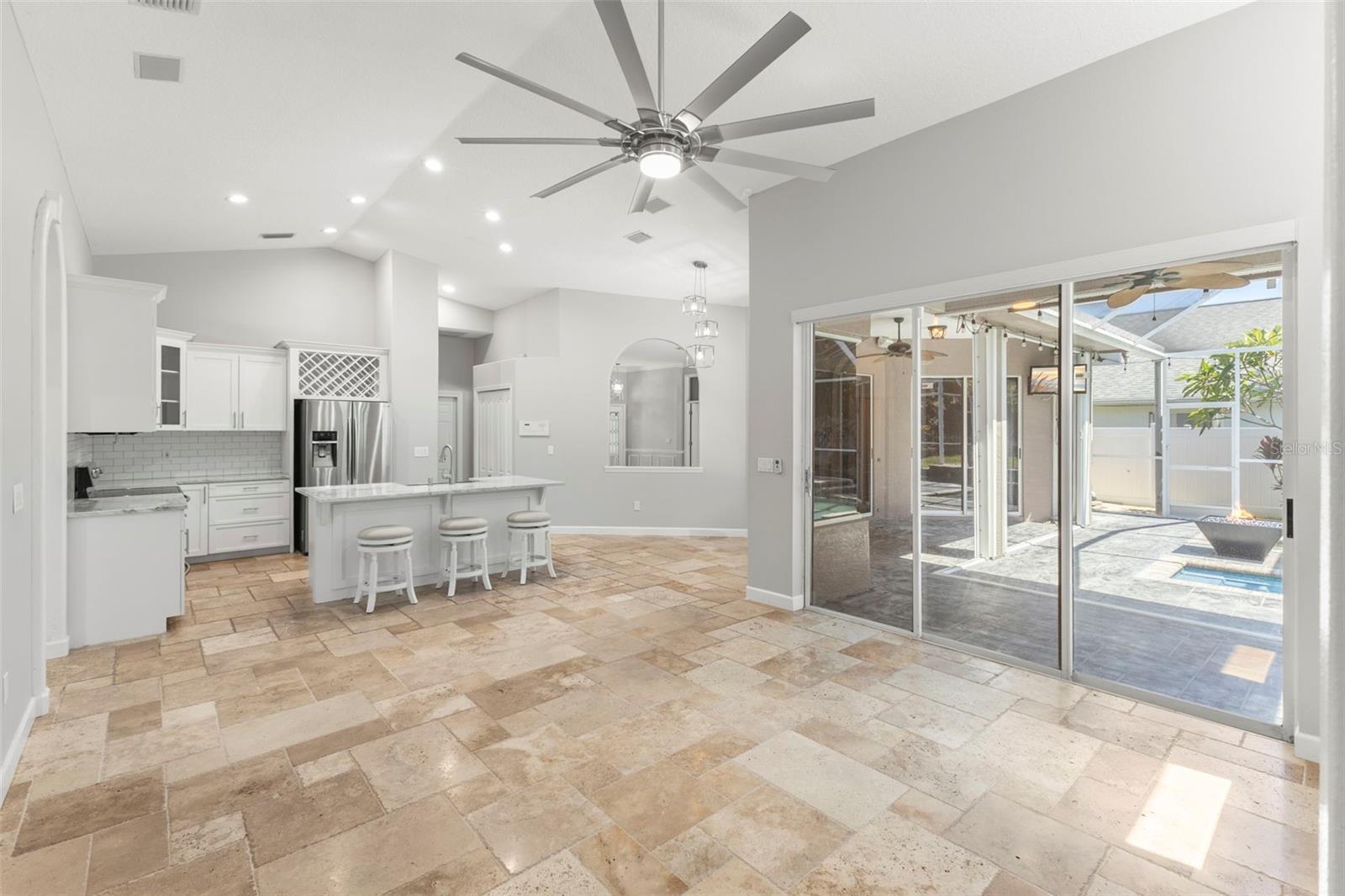 695 SALT LAKE DR — photo 24