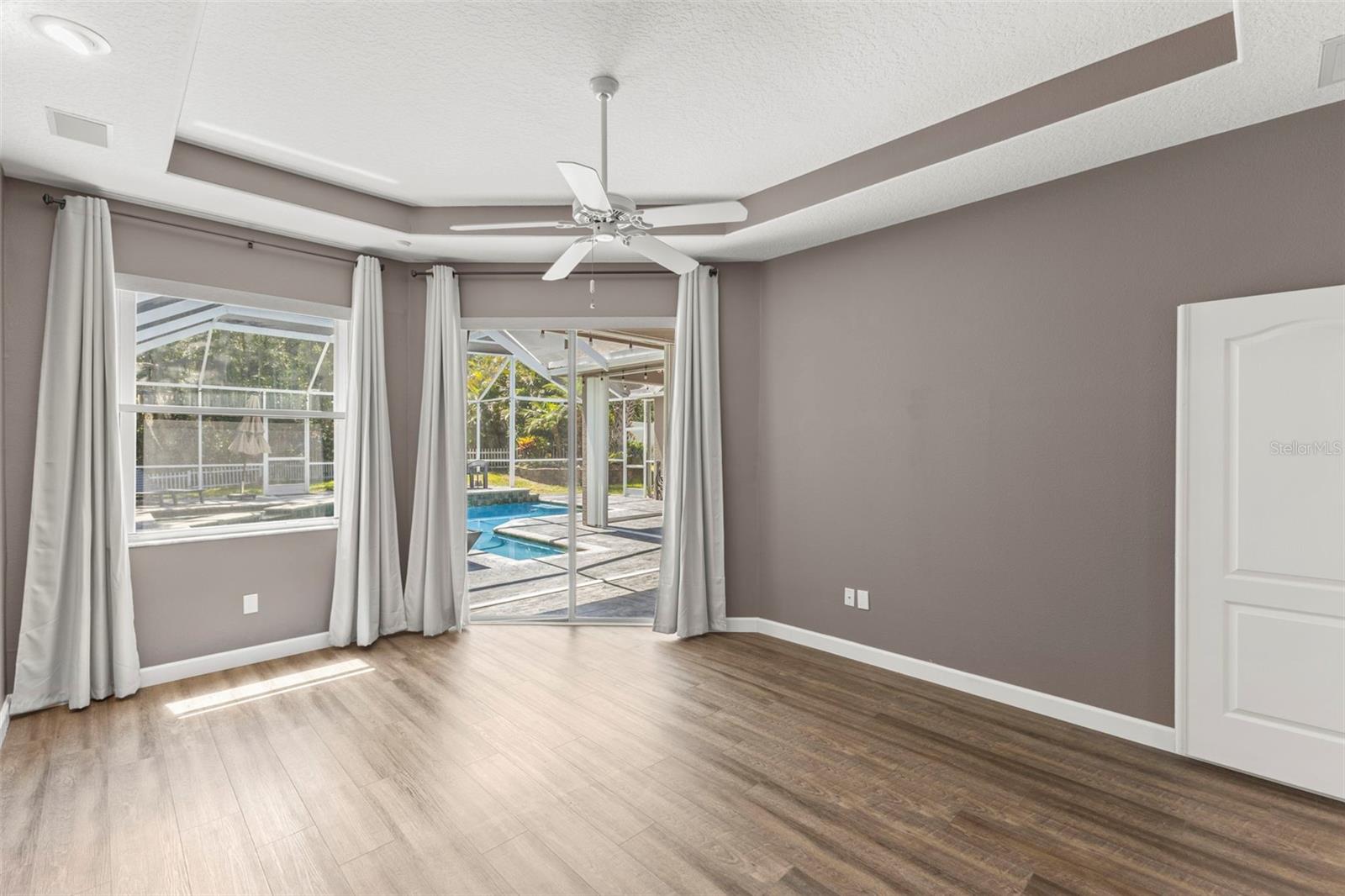 695 SALT LAKE DR — photo 34
