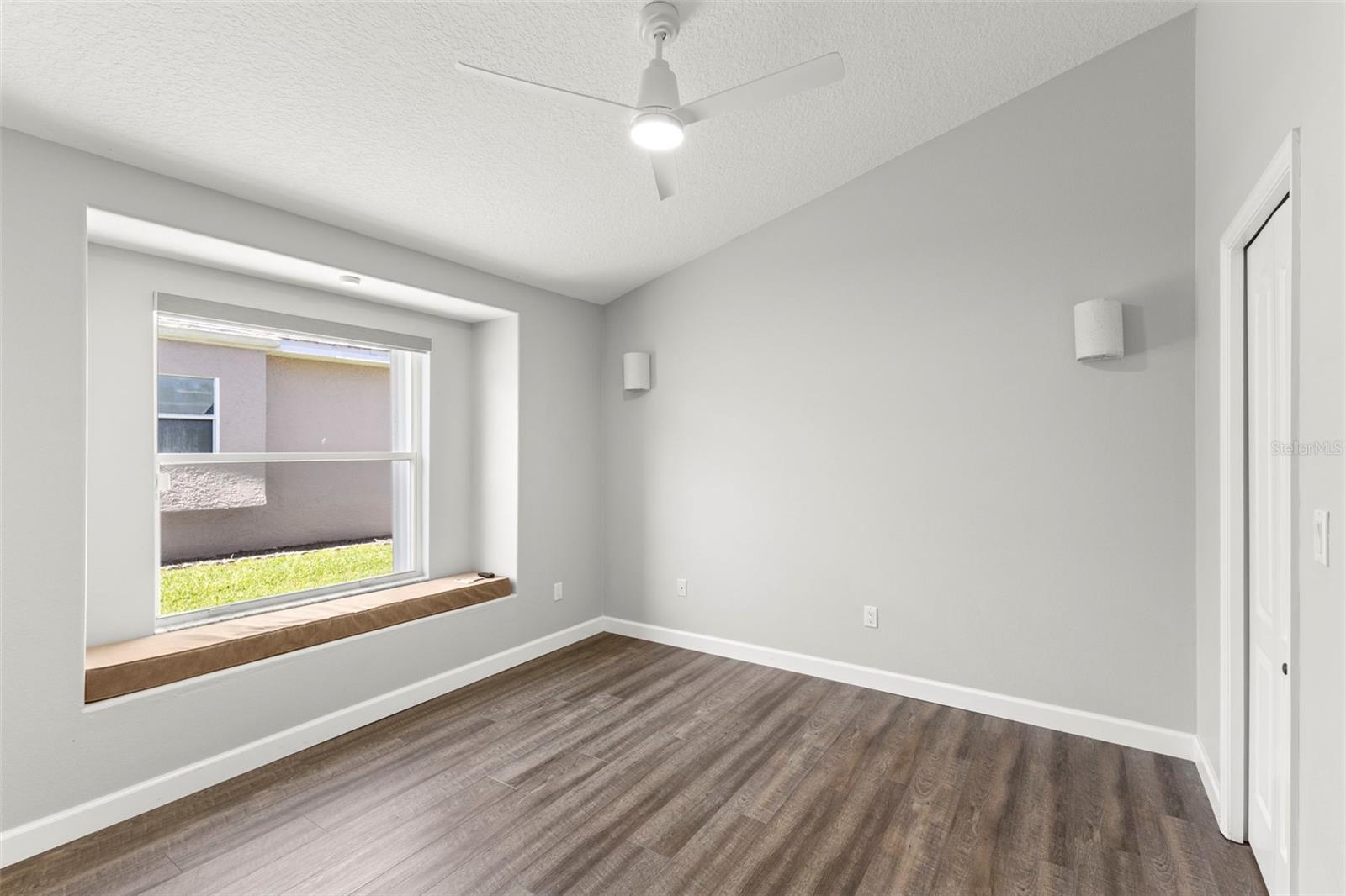 695 SALT LAKE DR — photo 55